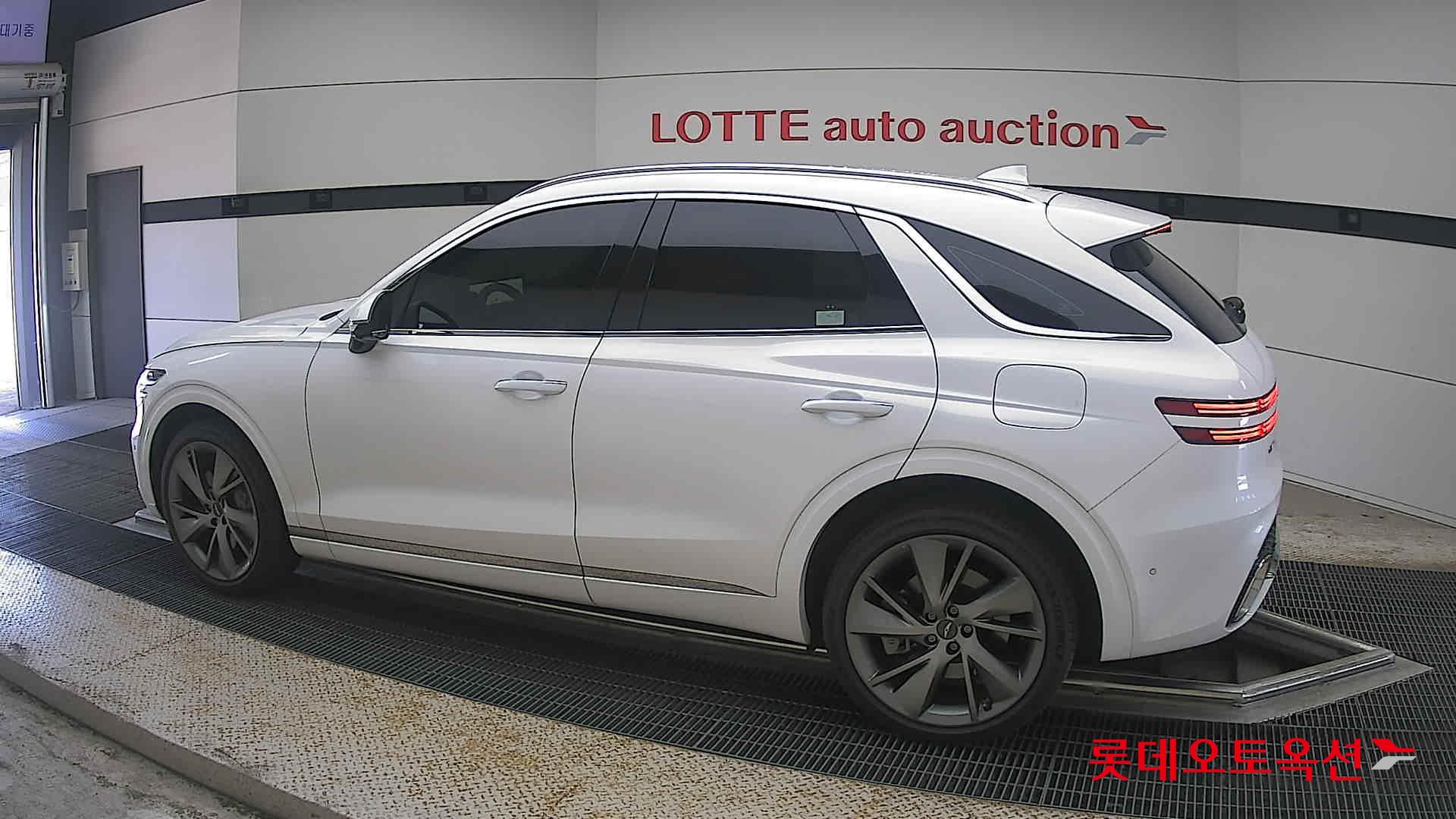 2023 - genesis gv70
