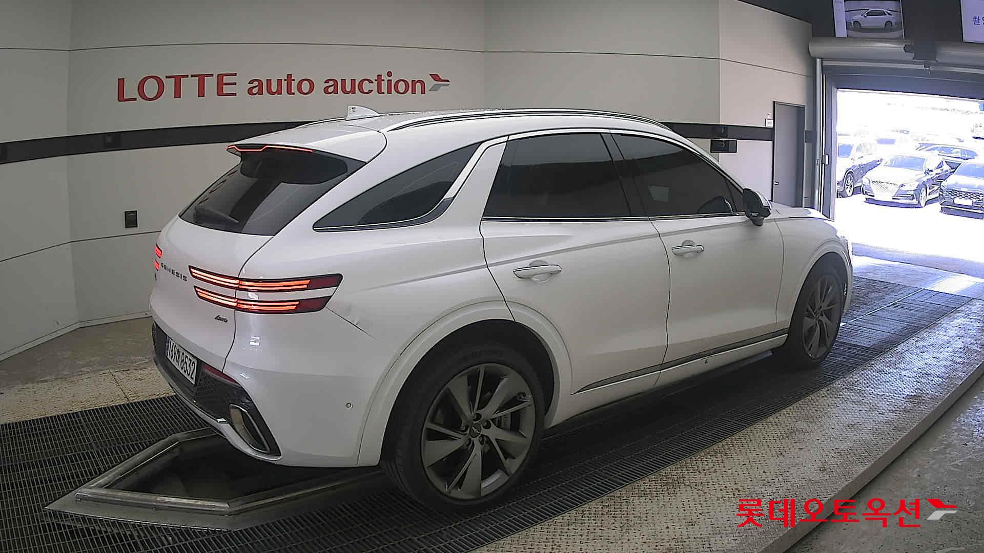 2023 - genesis gv70