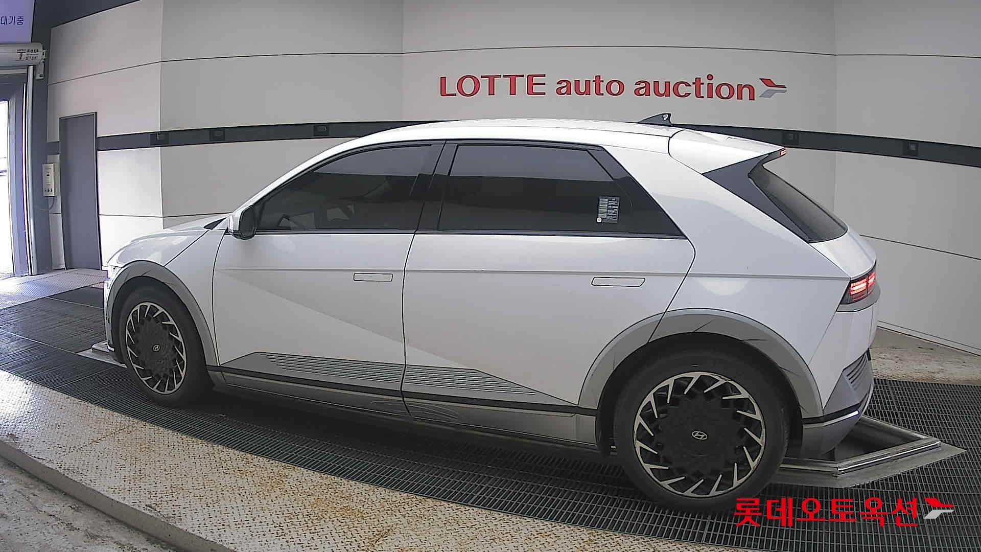 2022 - hyundai ioniq