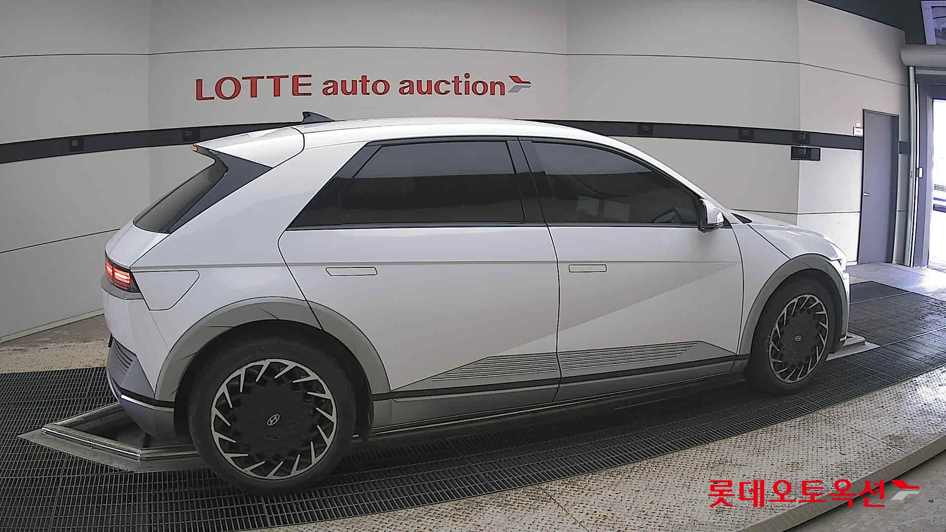 2022 - hyundai ioniq