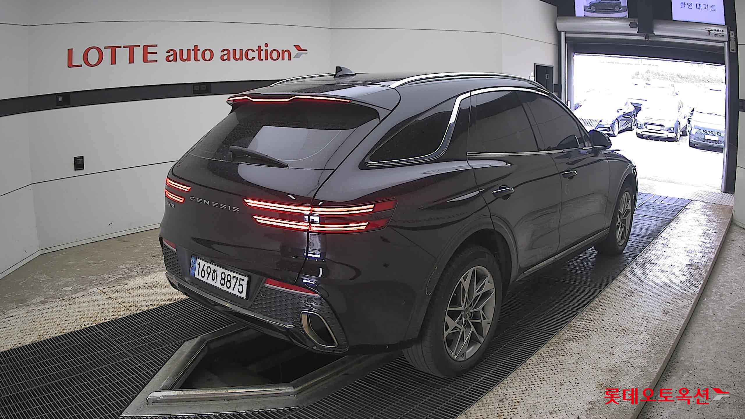 2022 - genesis gv70