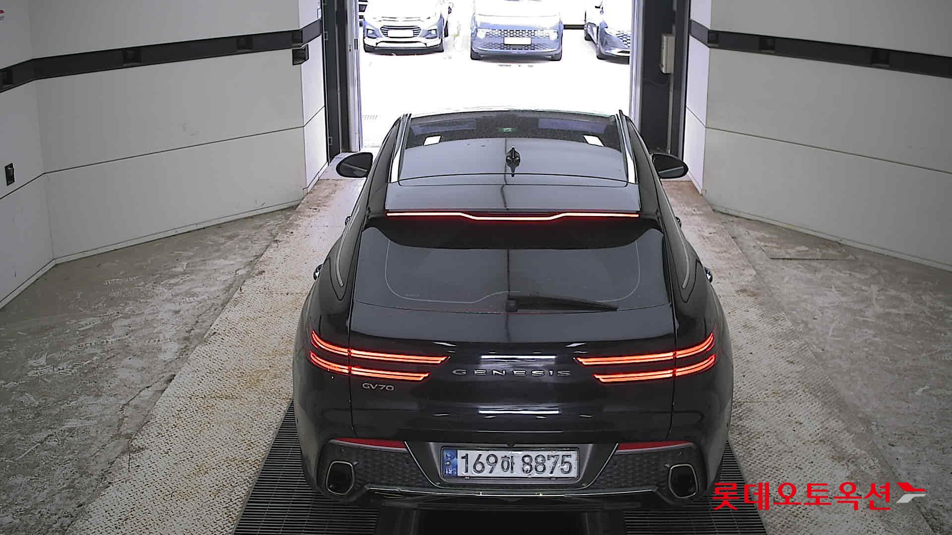 2022 - genesis gv70