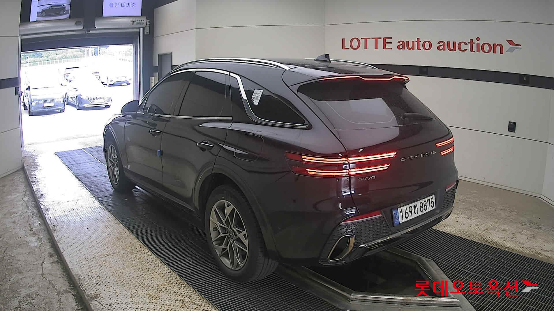 2022 - genesis gv70