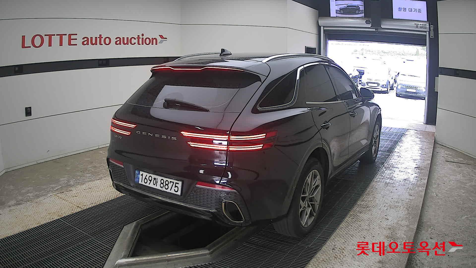2022 - genesis gv70
