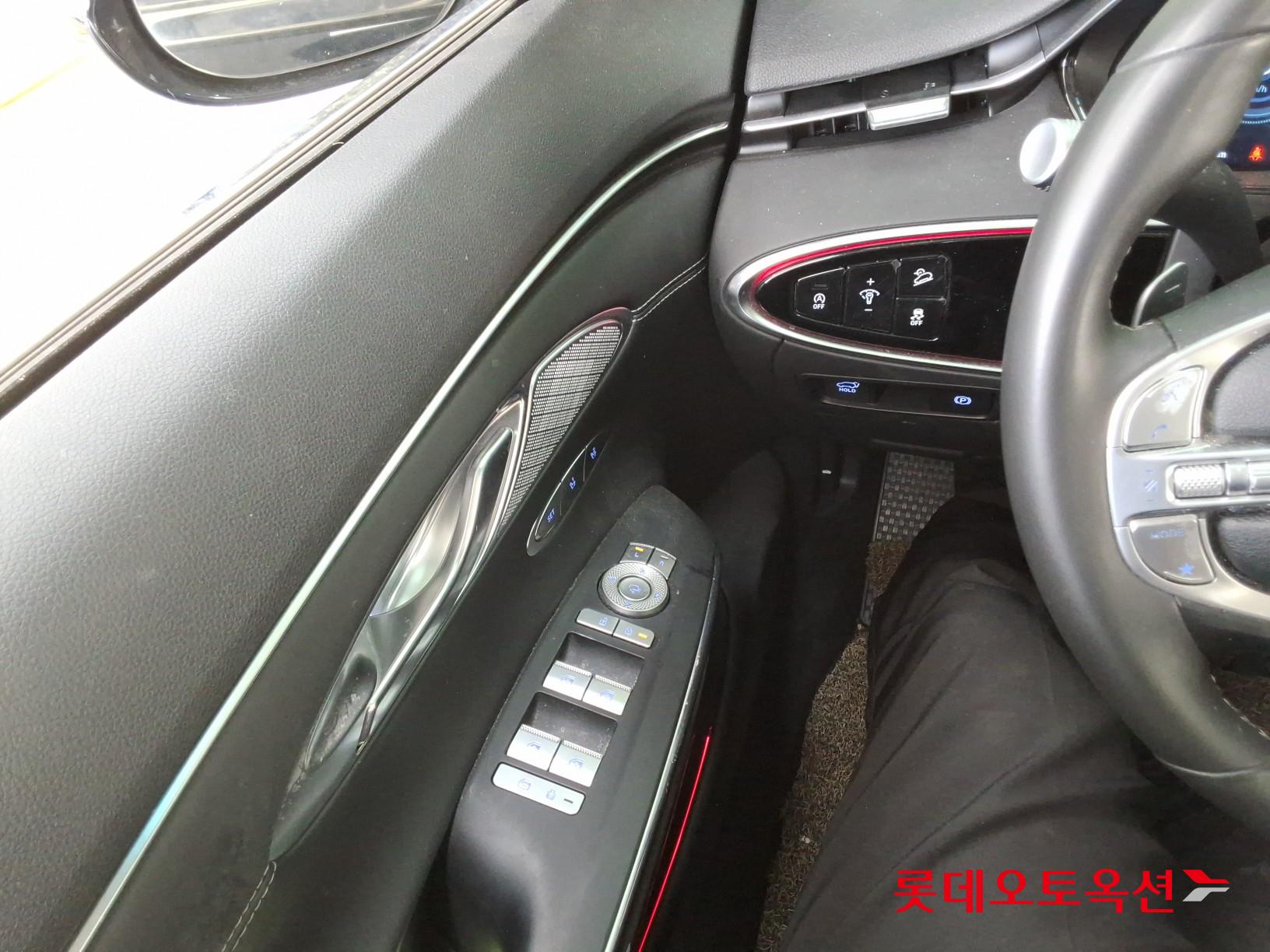 2022 - genesis gv70