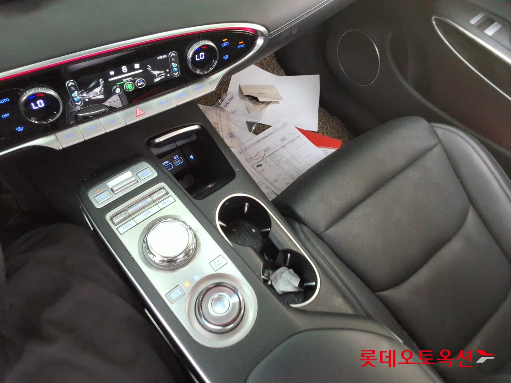 2022 - genesis gv70