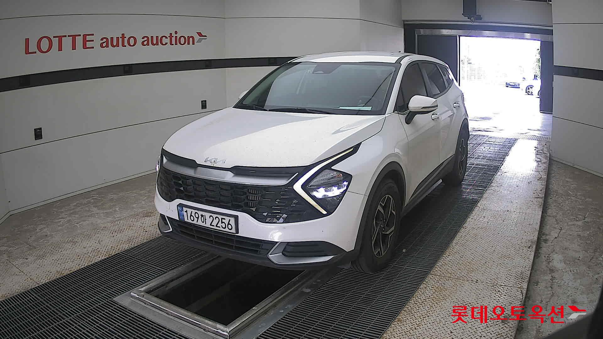 2022 - kia sportage