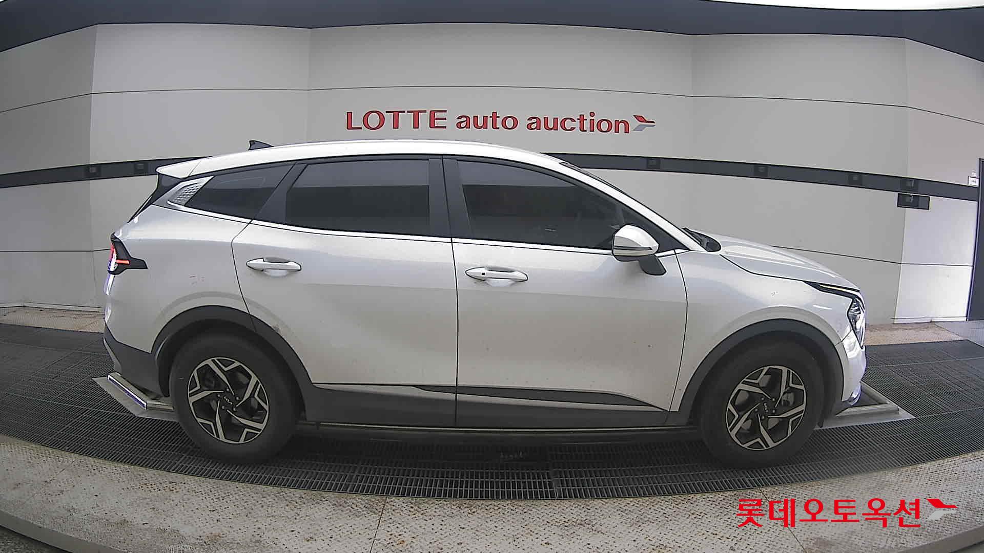 2022 - kia sportage