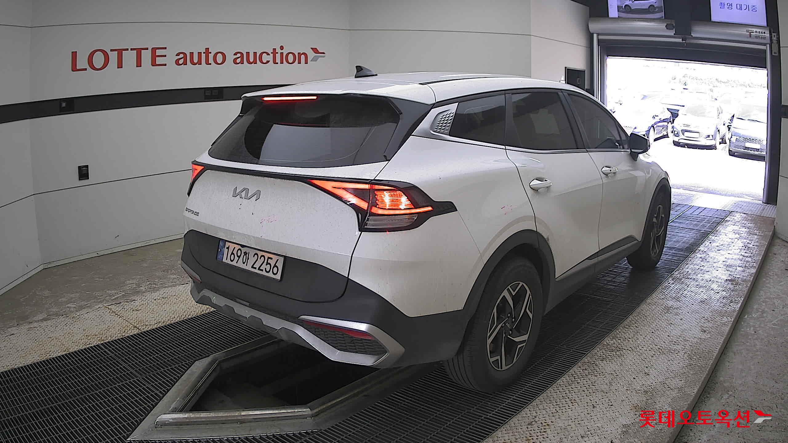 2022 - kia sportage