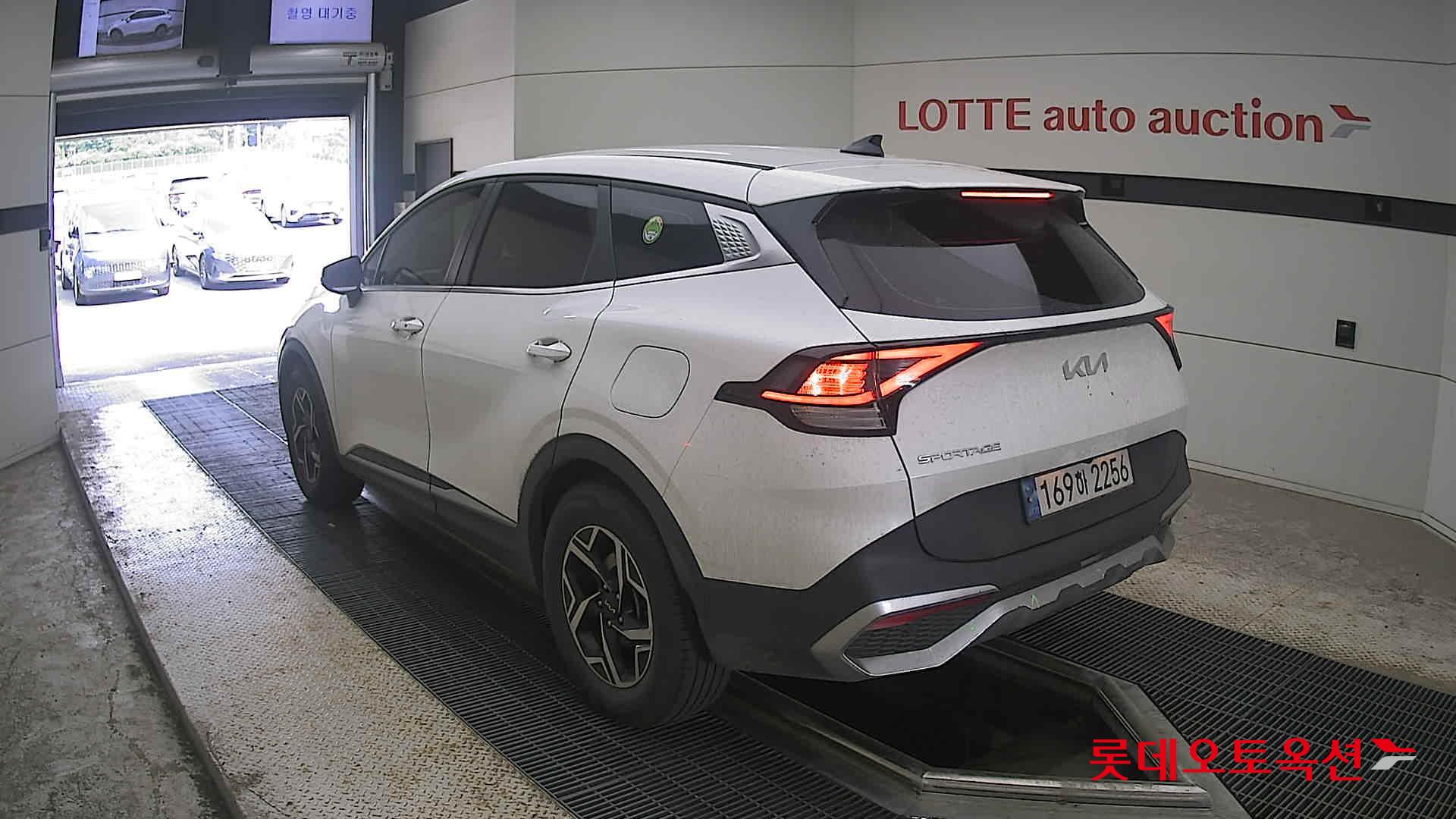 2022 - kia sportage