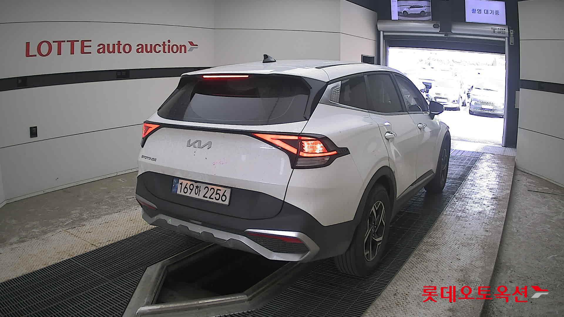 2022 - kia sportage
