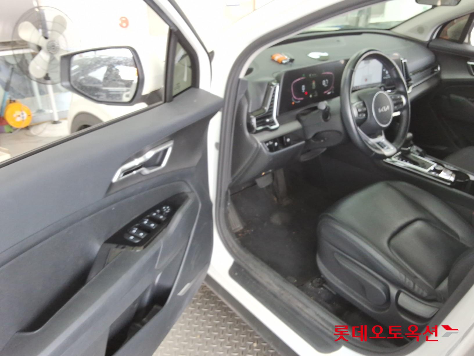 2022 - kia sportage