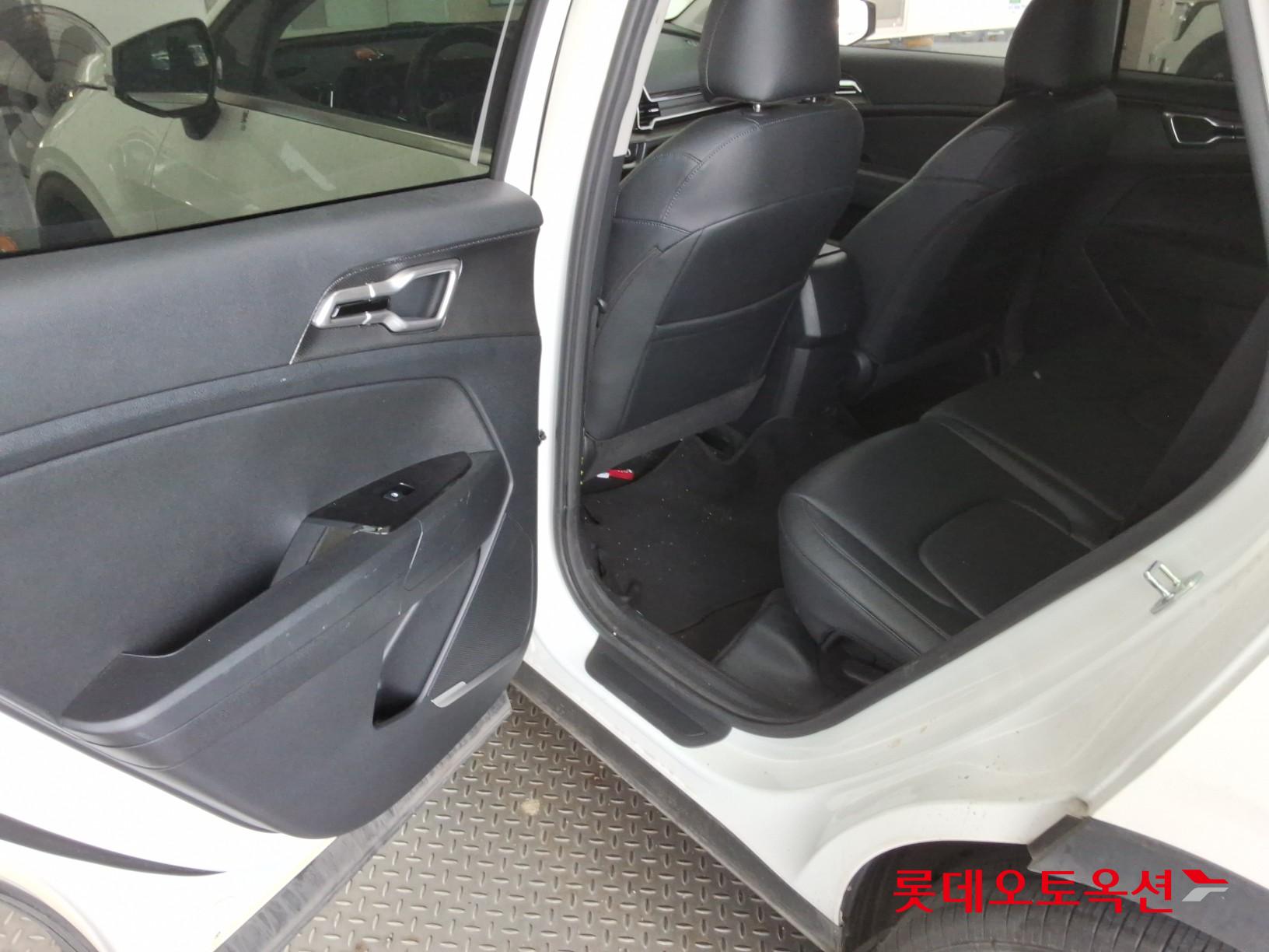 2022 - kia sportage