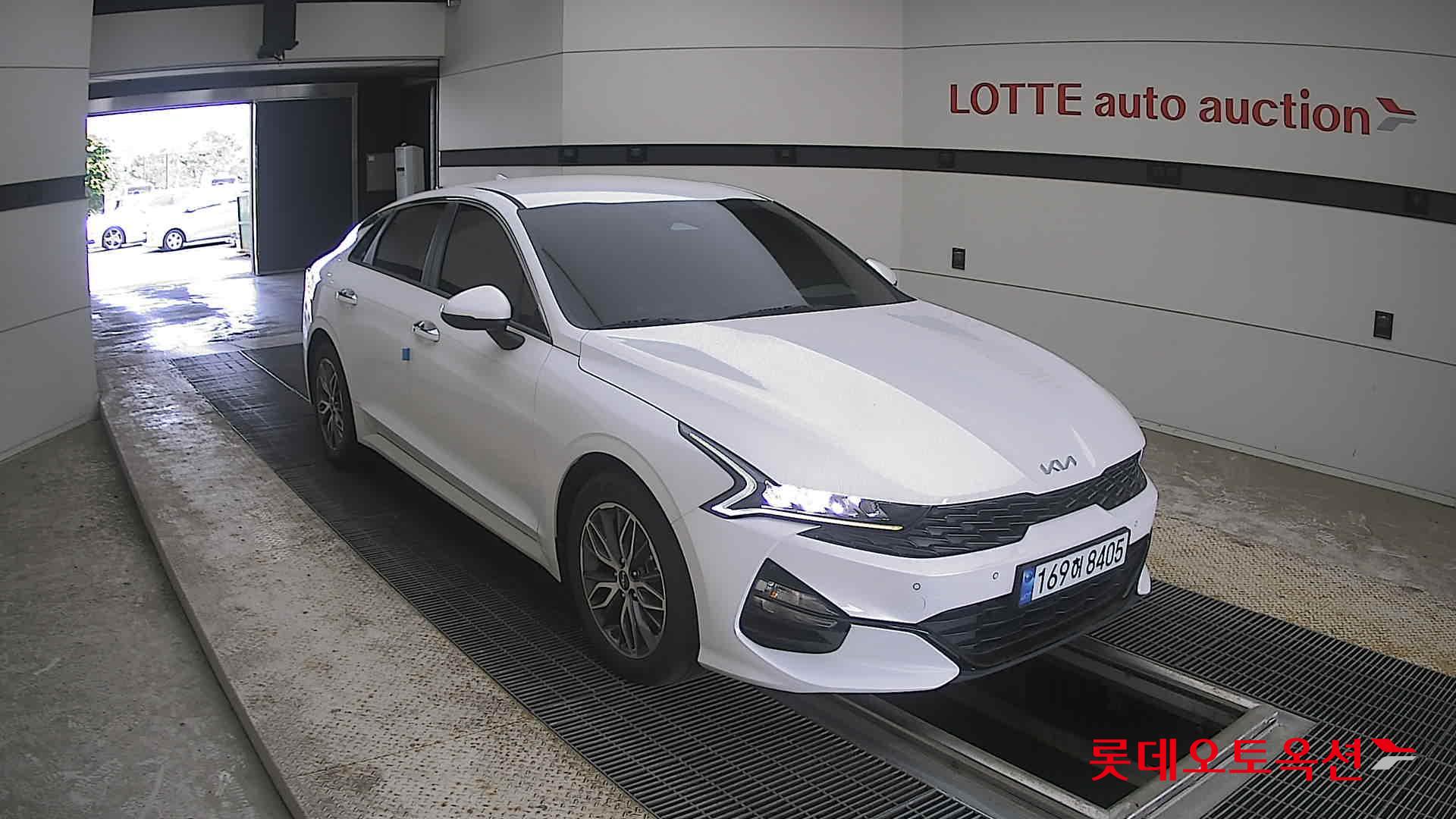 2022 - kia k5