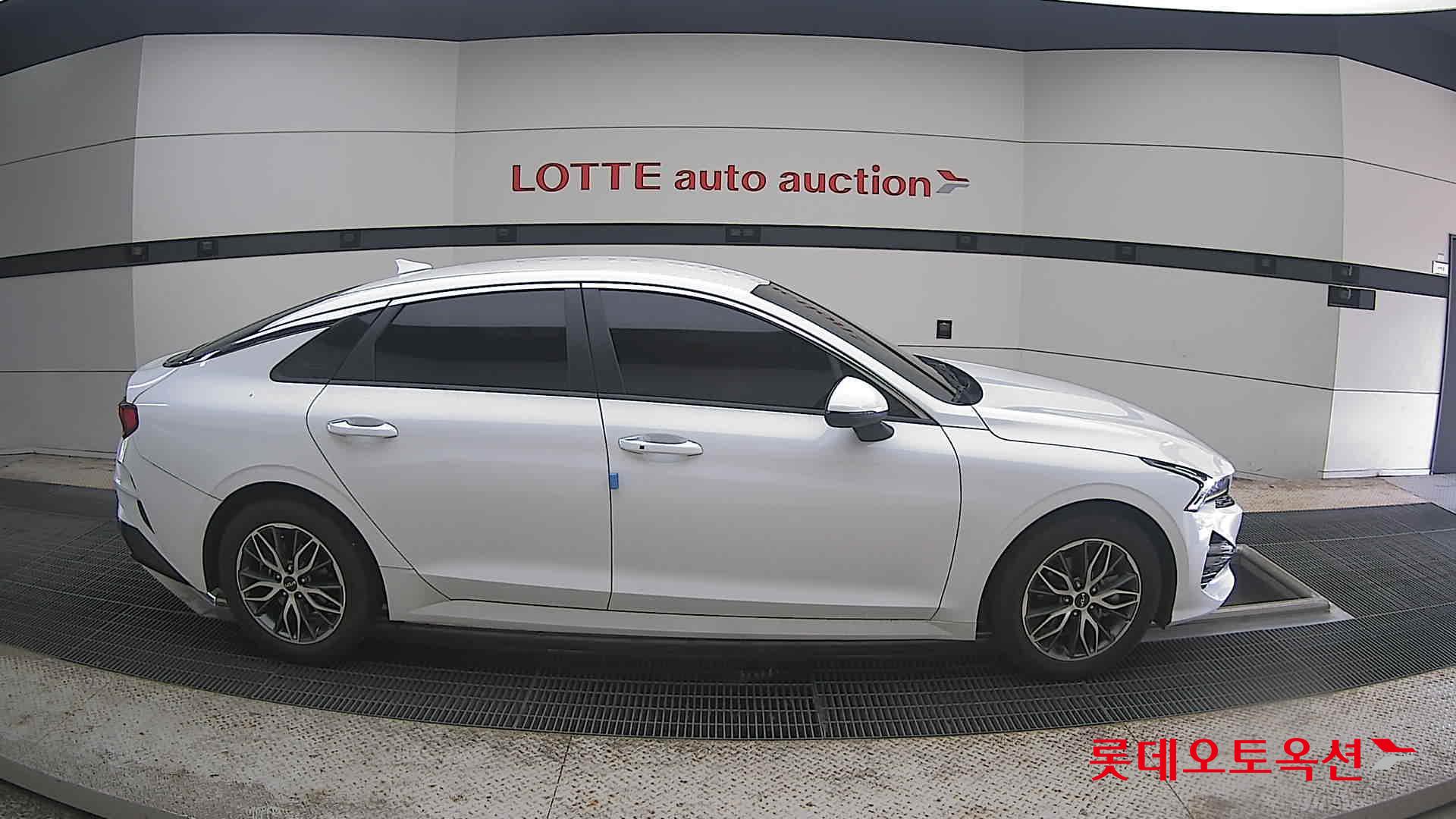 2022 - kia k5