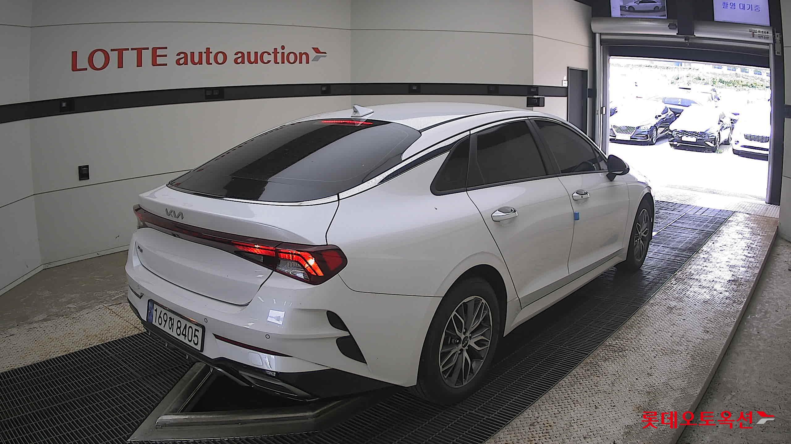 2022 - kia k5