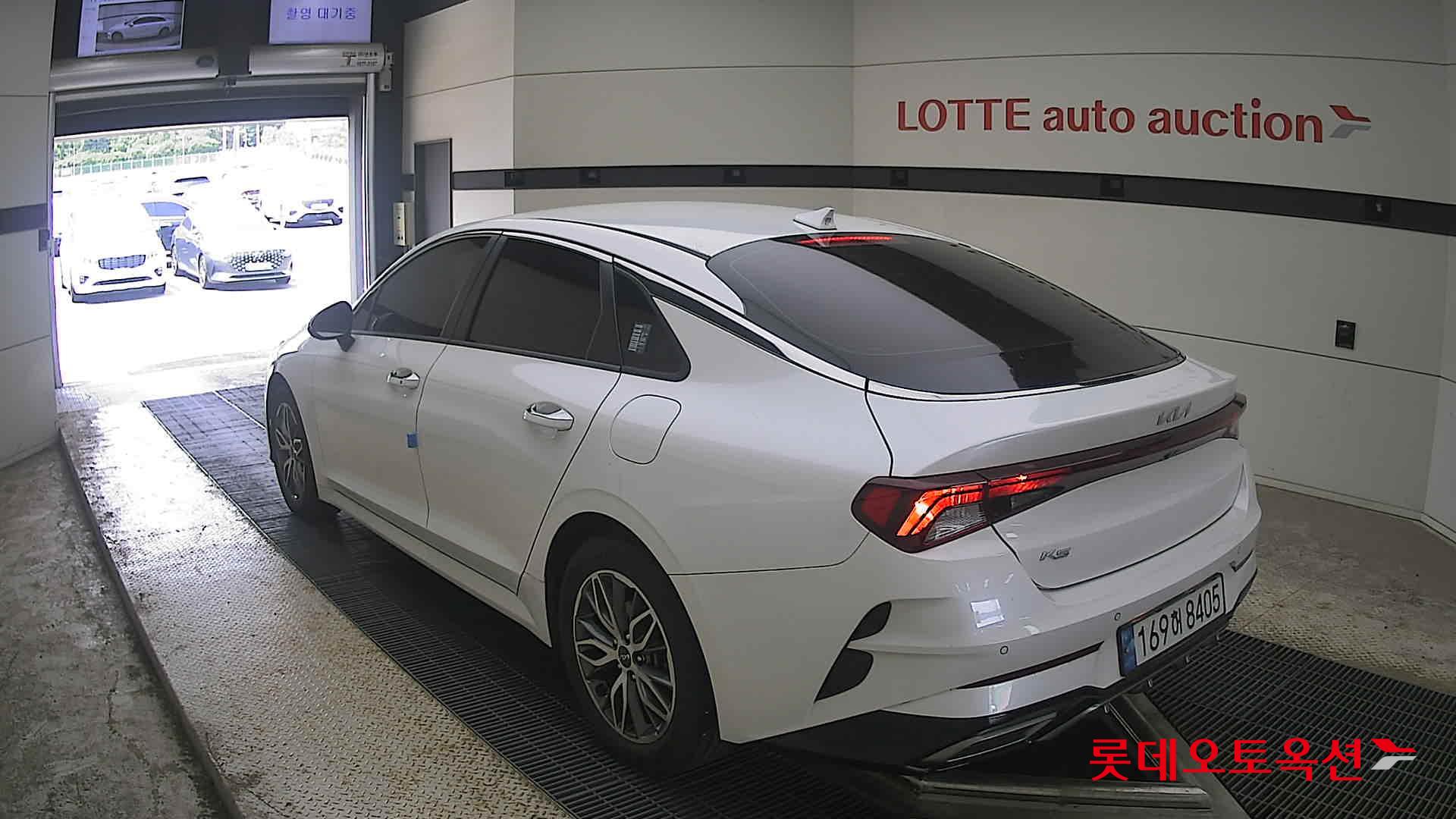2022 - kia k5