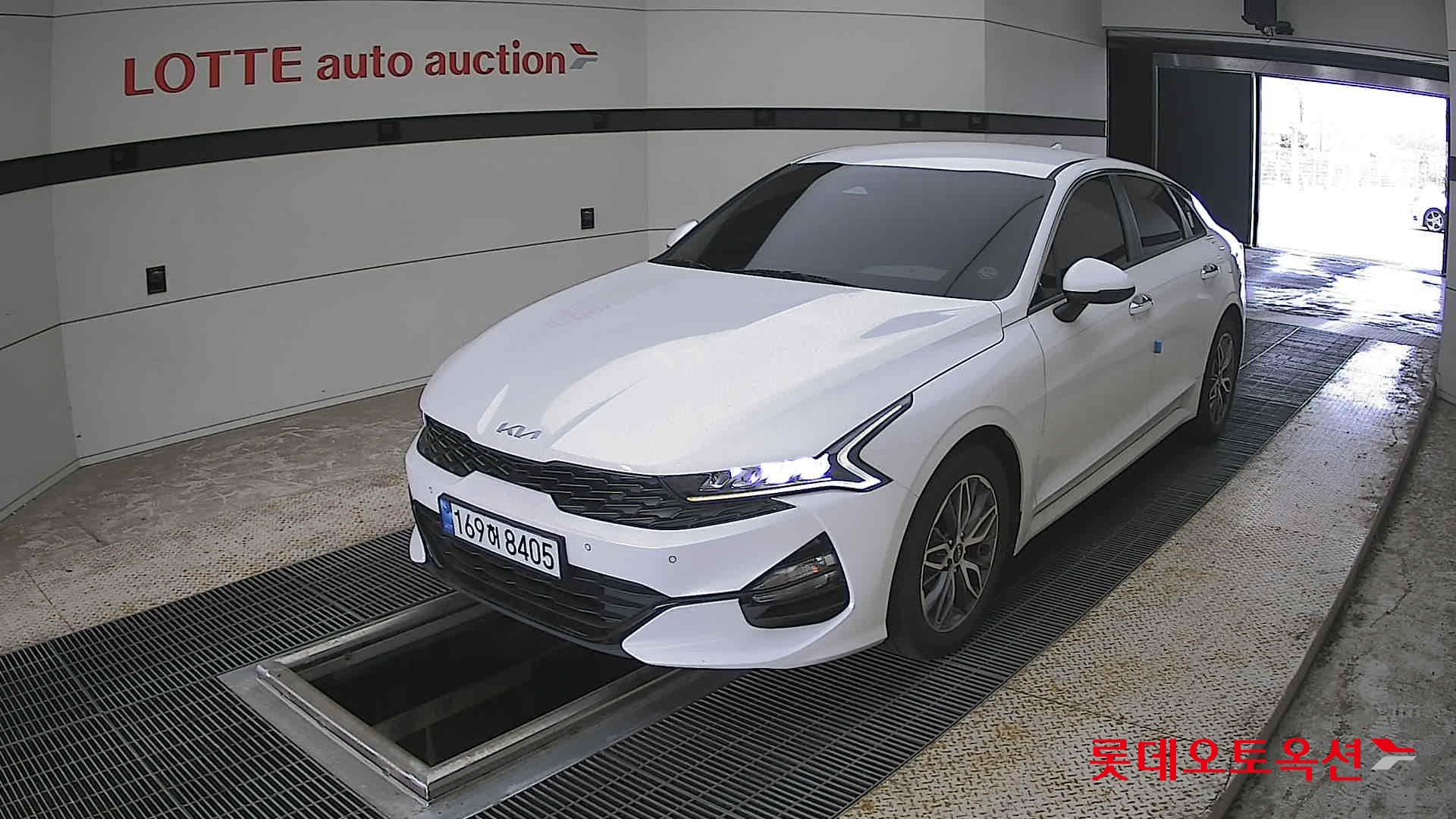 2022 - kia k5
