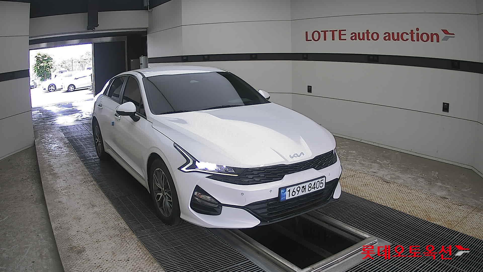 2022 - kia k5