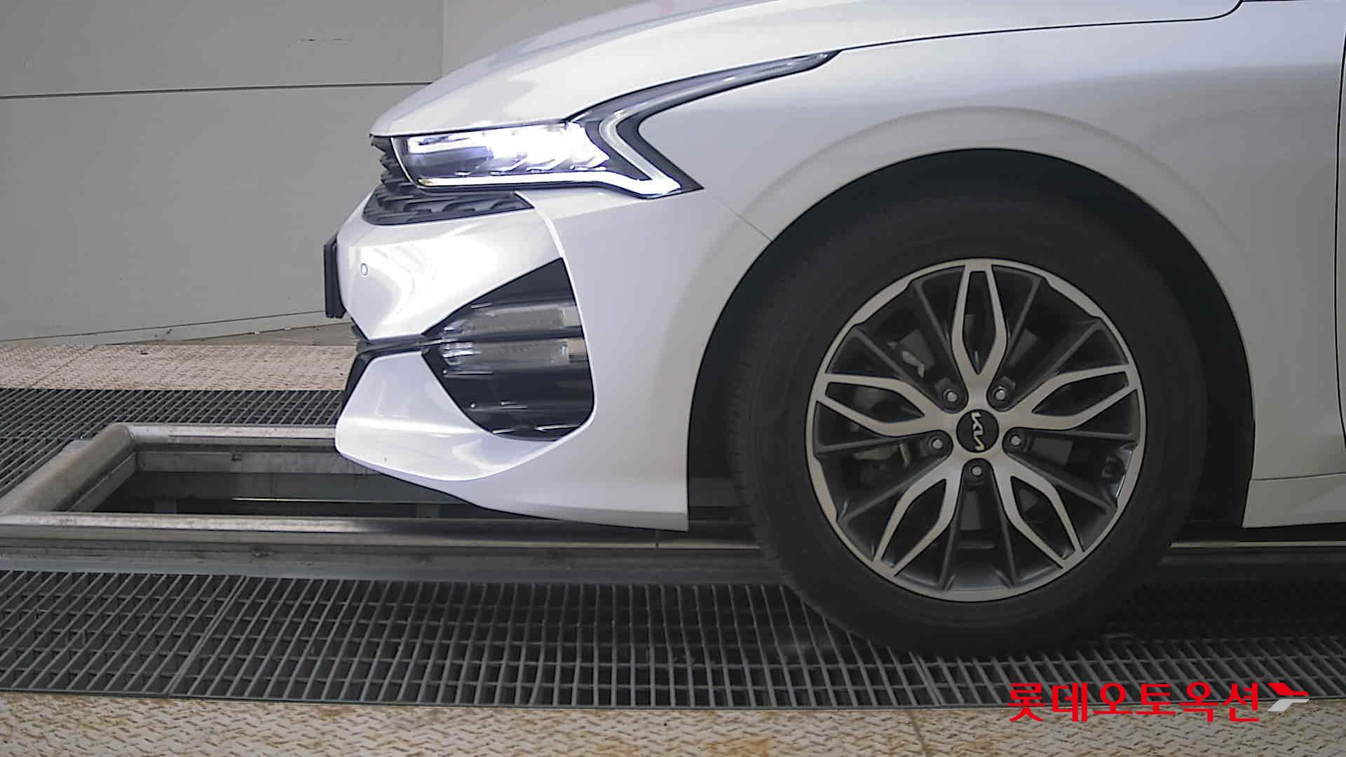 2022 - kia k5
