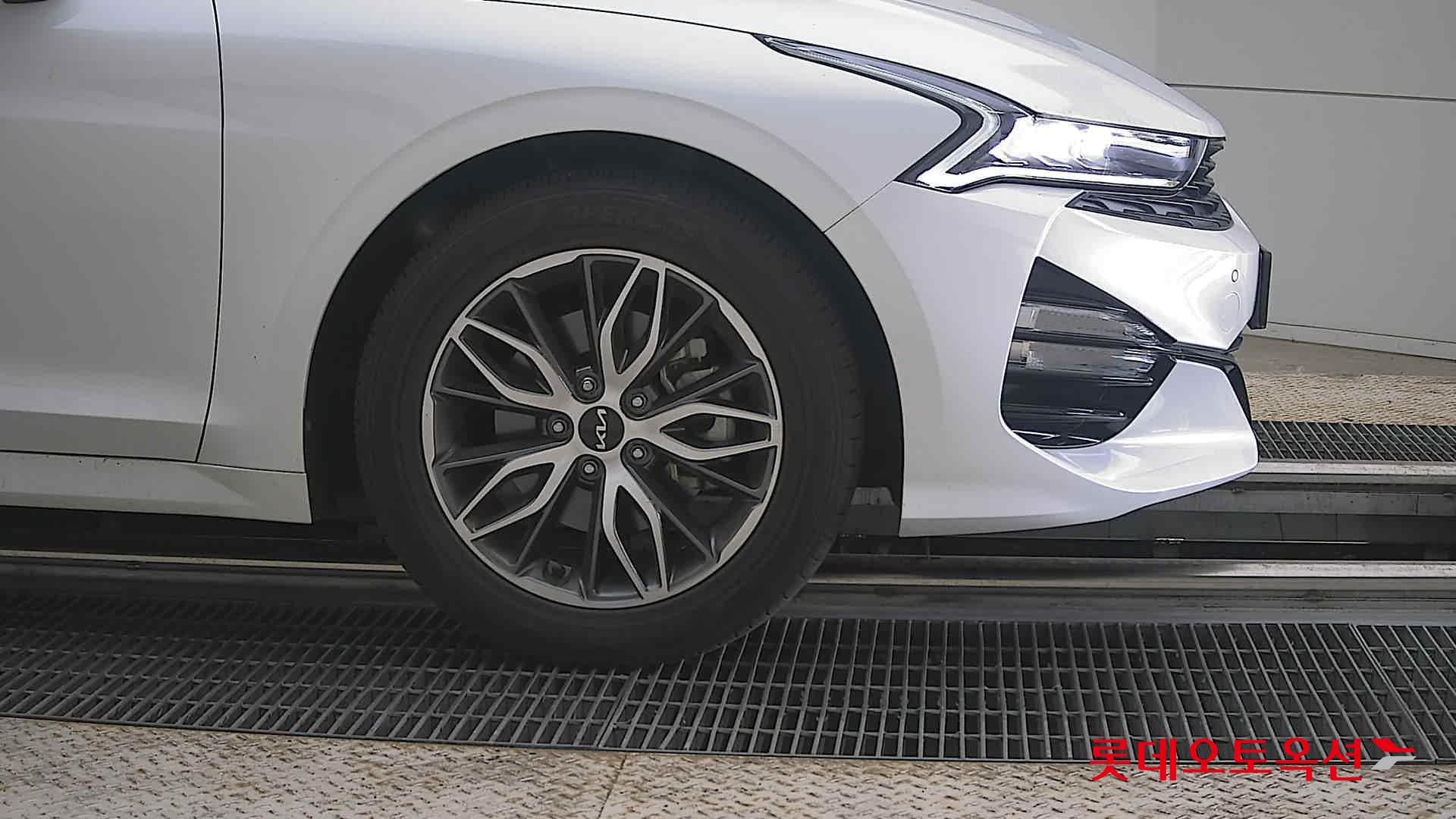 2022 - kia k5