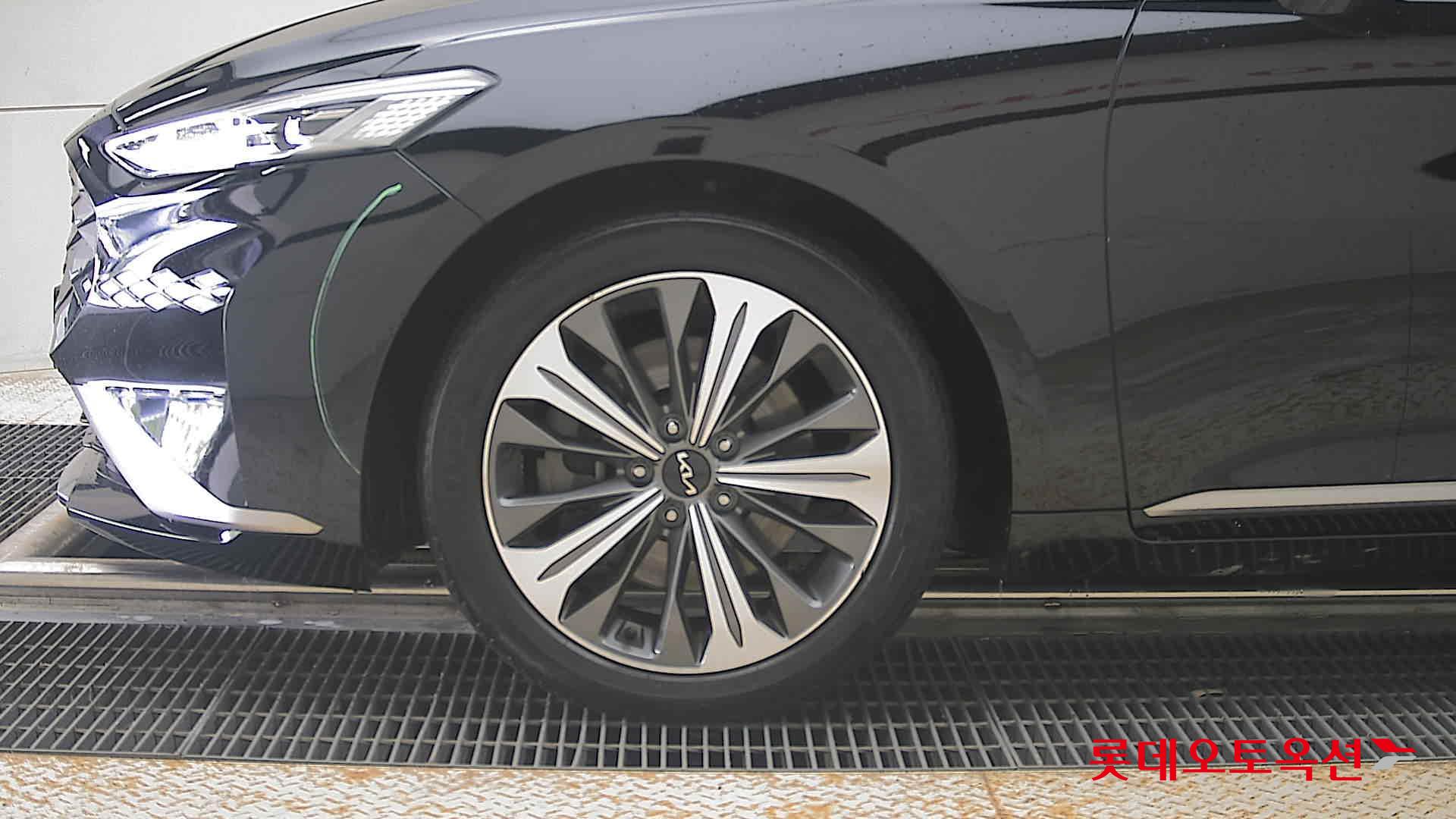 2022 - kia k8