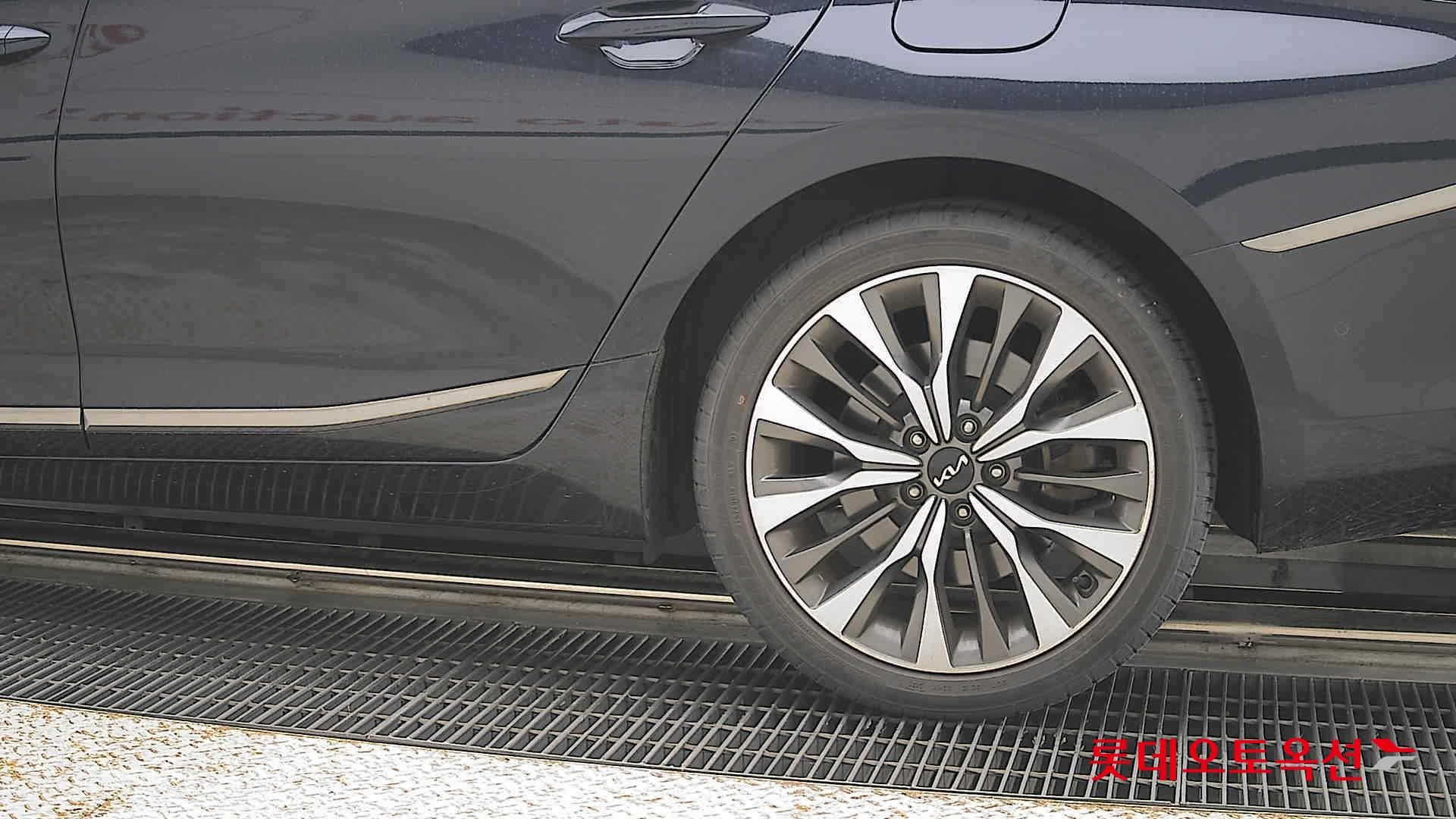 2022 - kia k8
