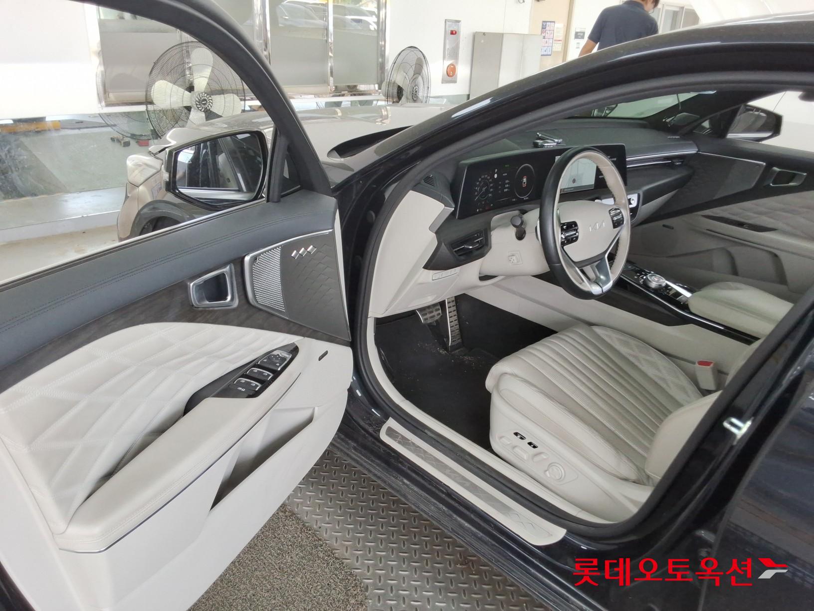 2022 - kia k8