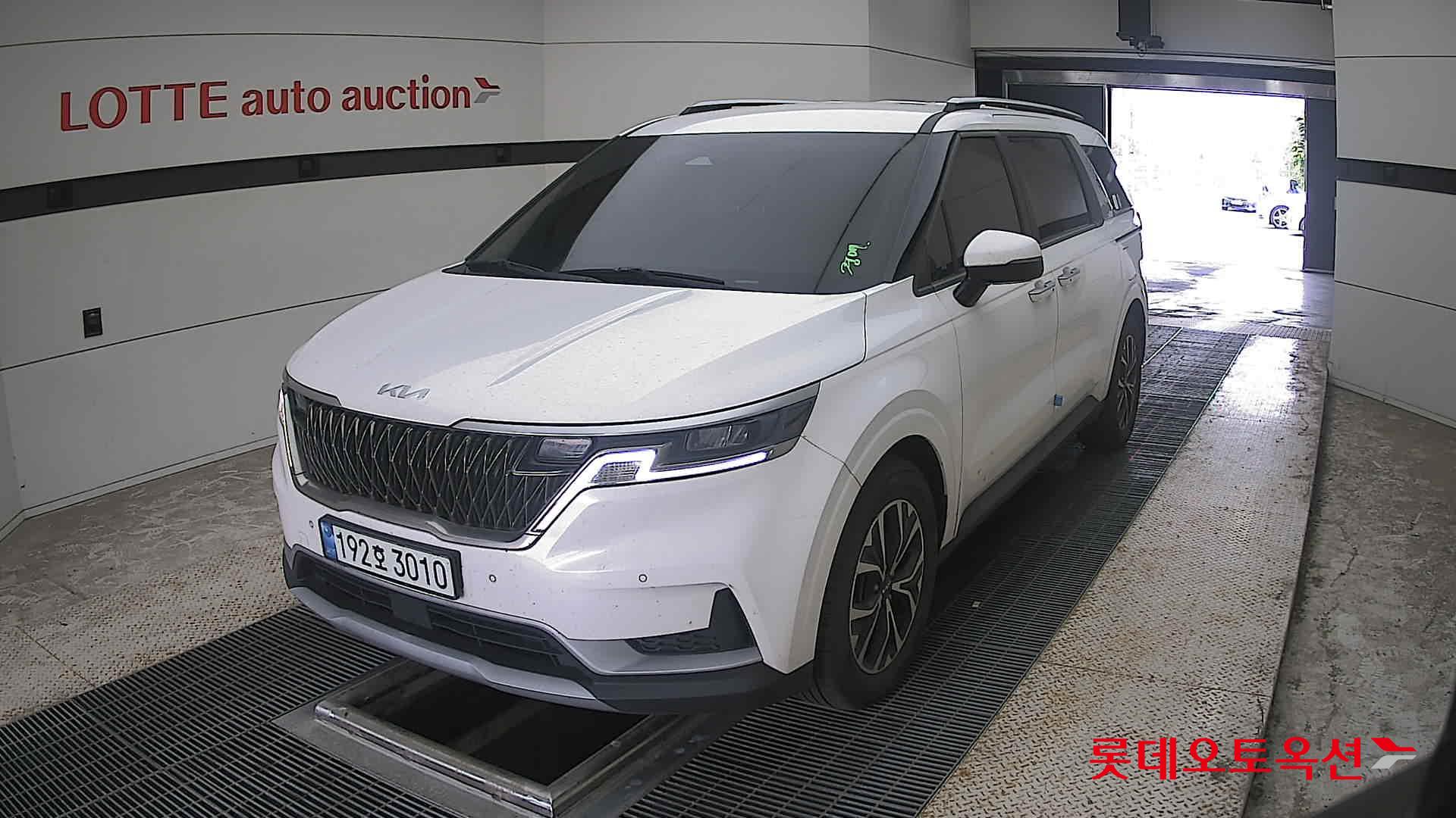 2023 - kia carnival