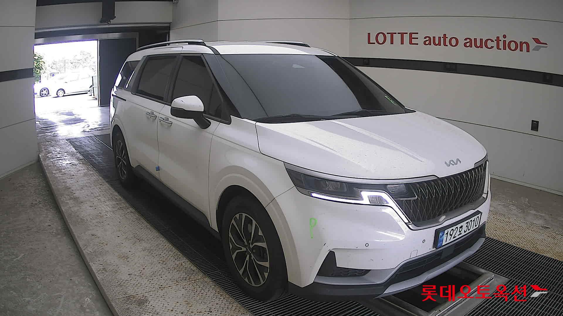 2023 - kia carnival