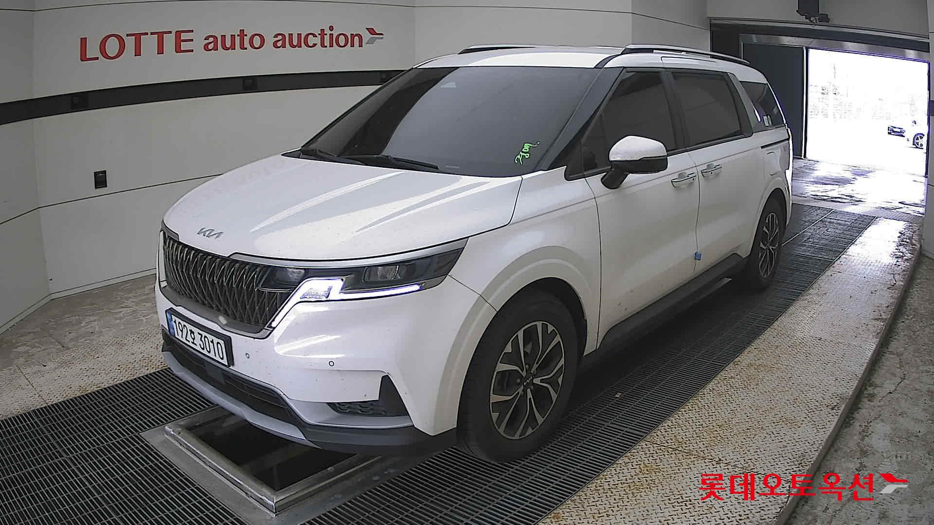 2023 - kia carnival