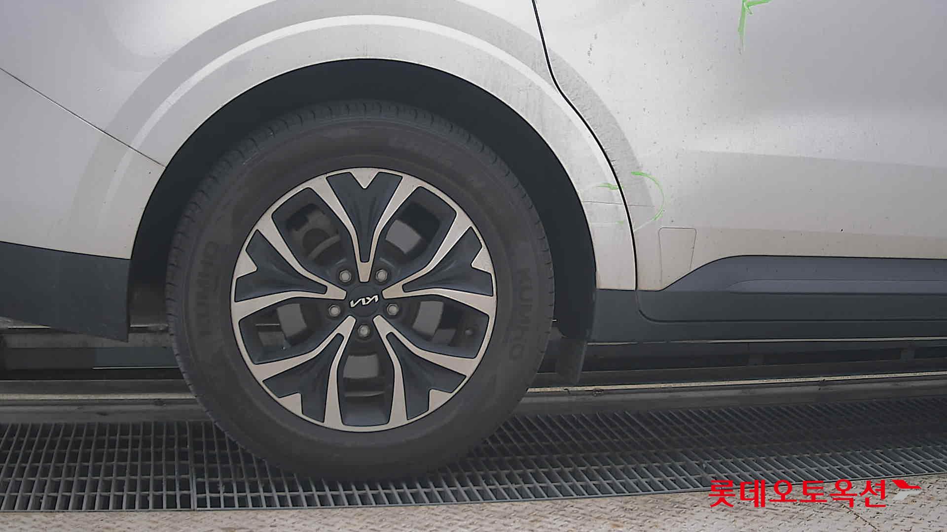 2023 - kia carnival
