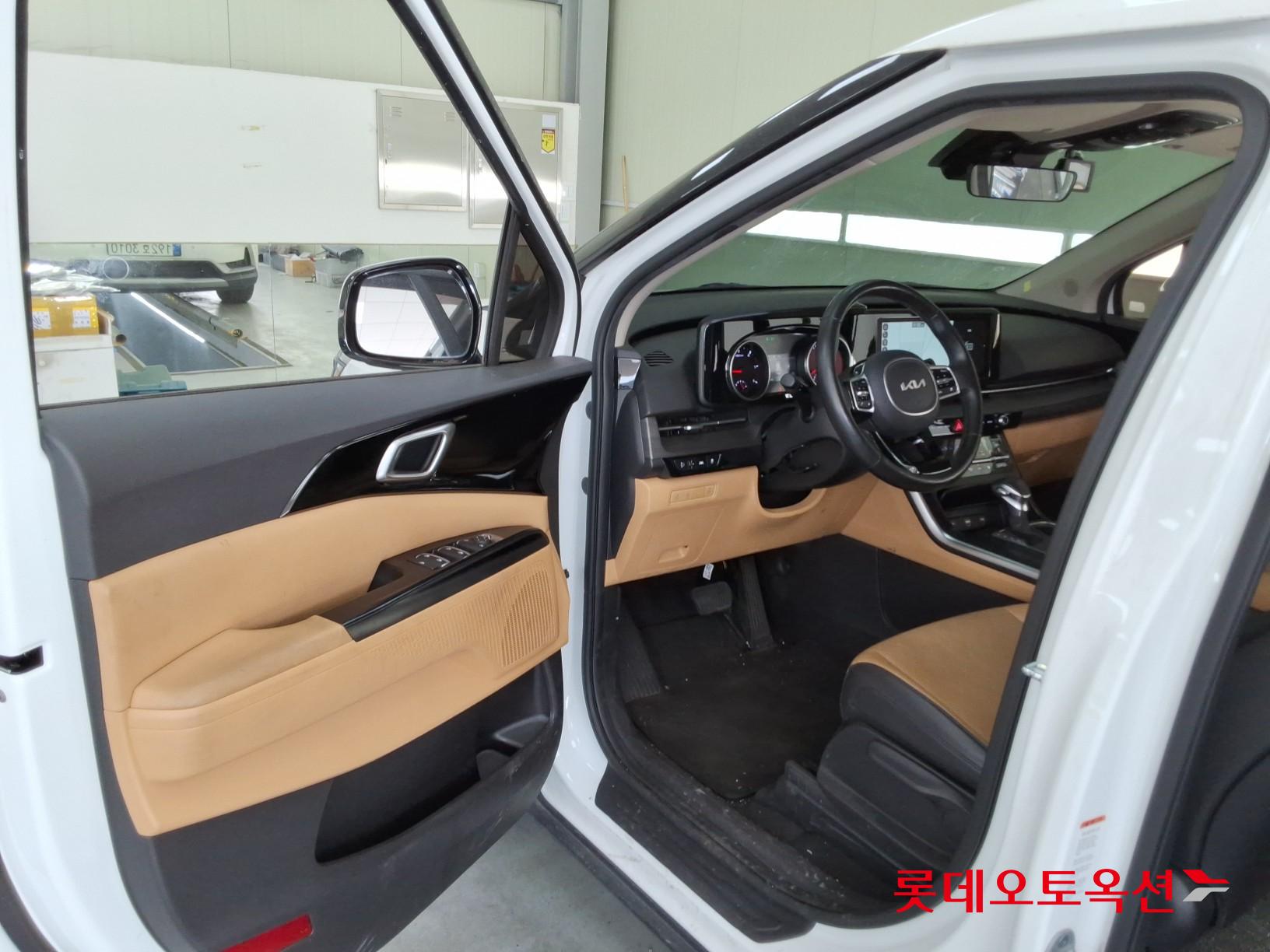 2023 - kia carnival
