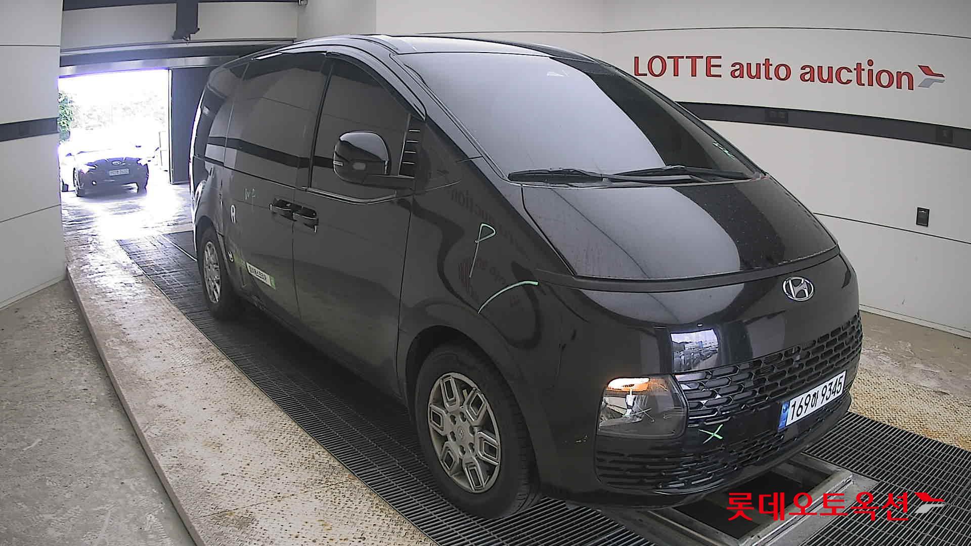2022 - hyundai staria