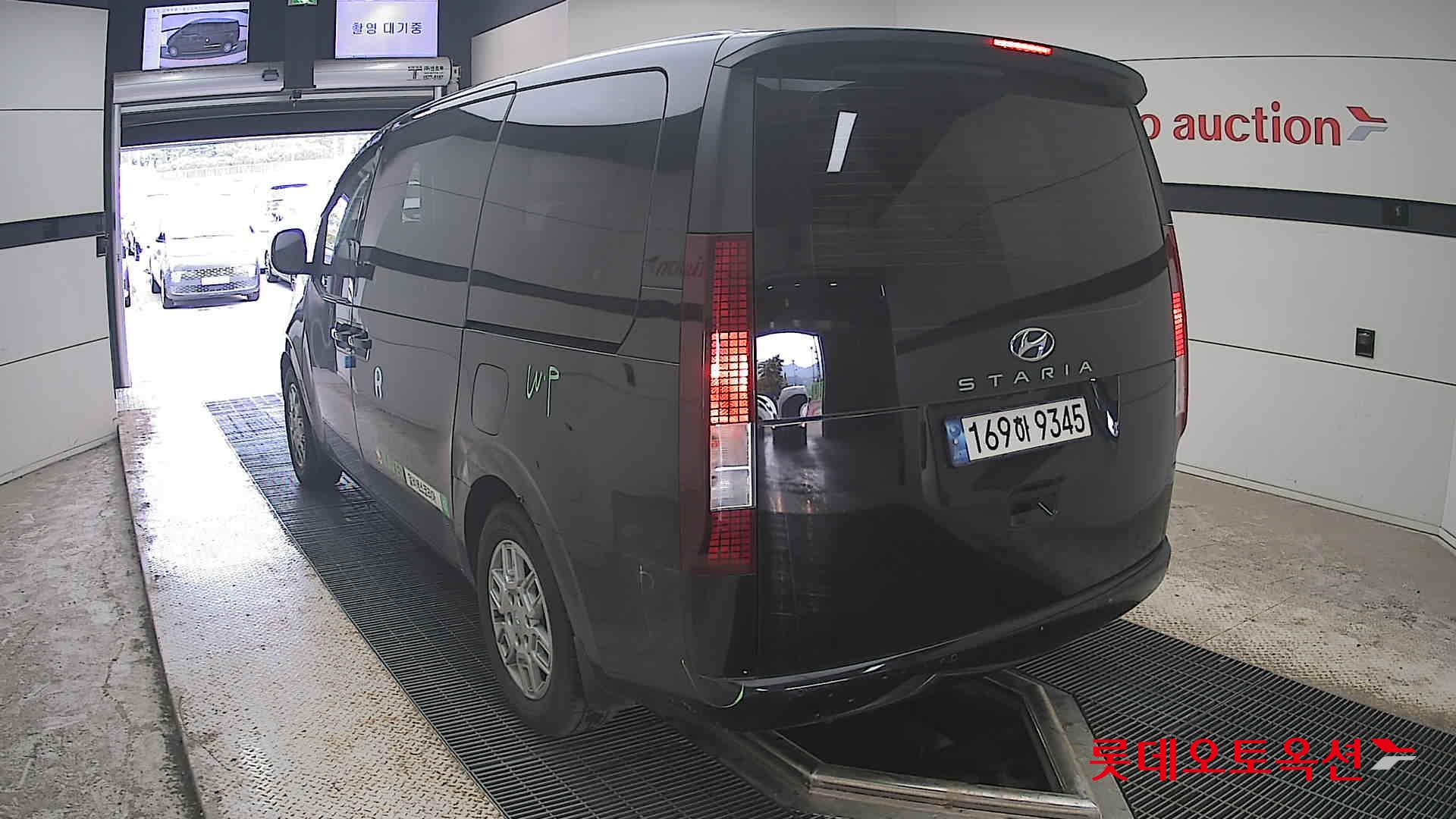 2022 - hyundai staria