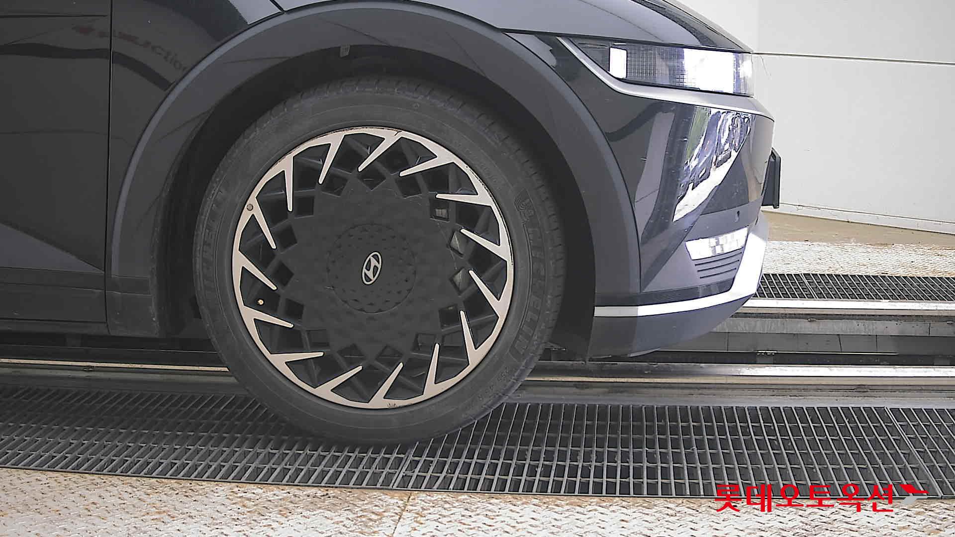 2023 - hyundai ioniq