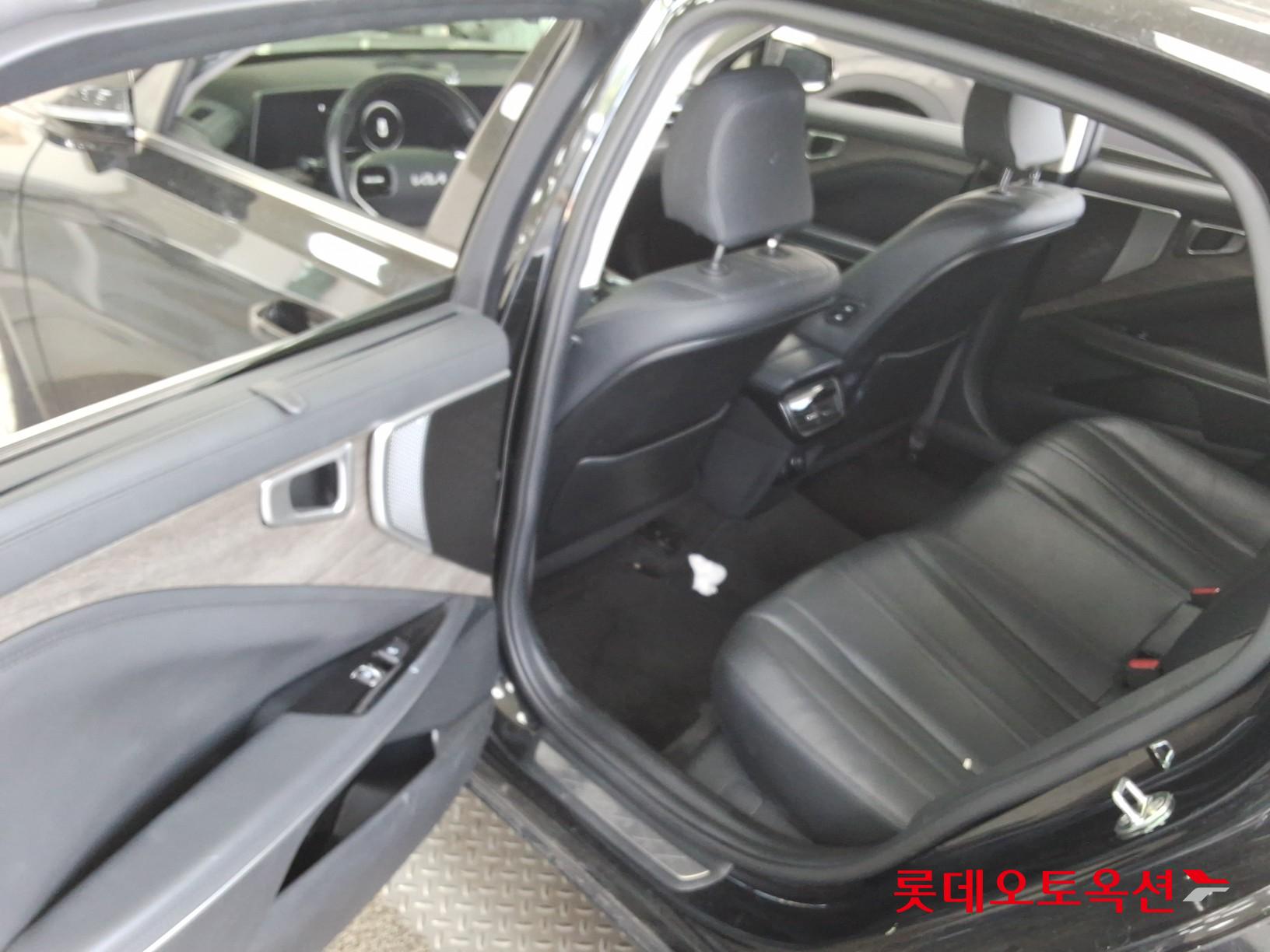2023 - kia k8