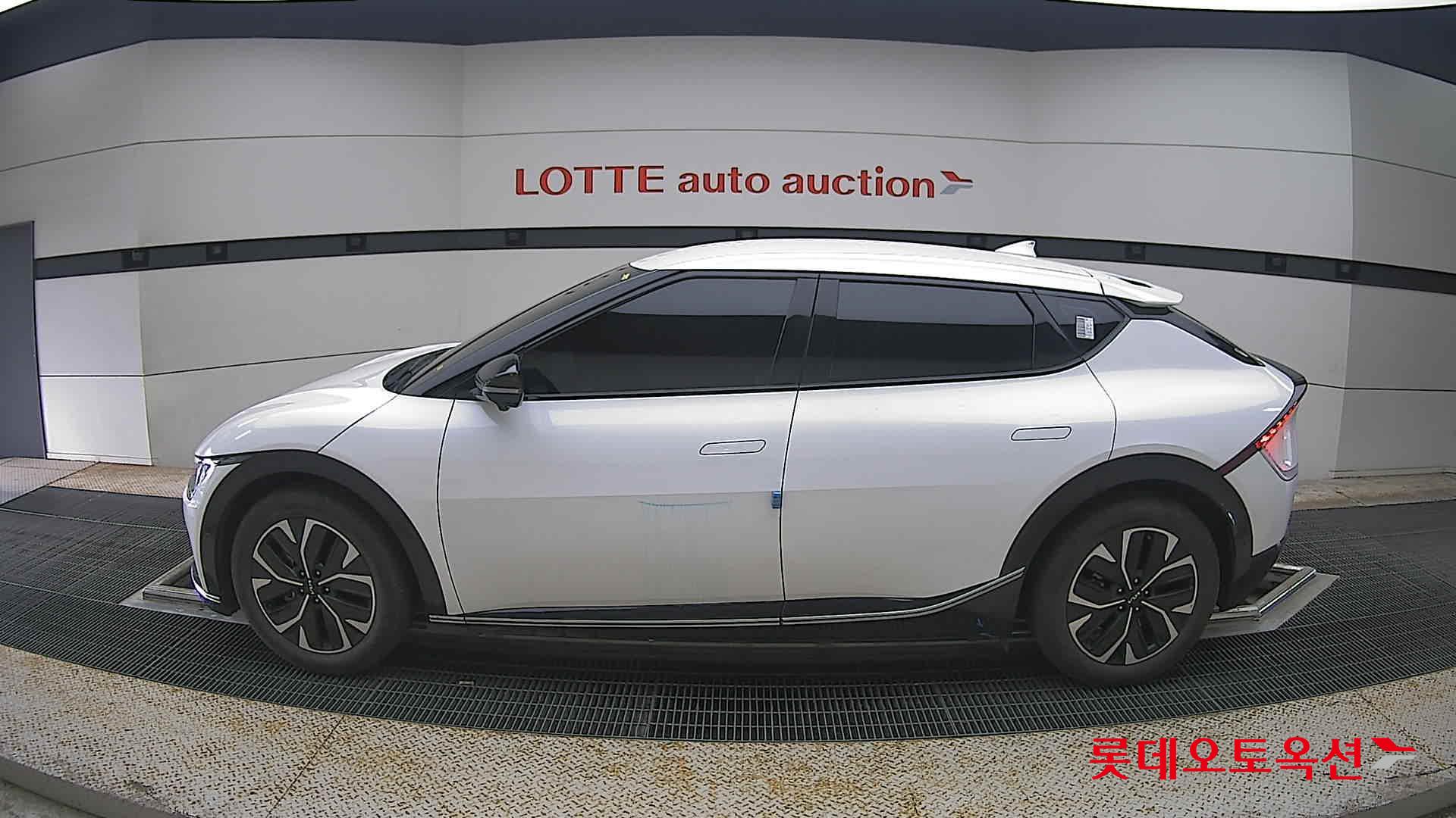 2022 - kia ev6