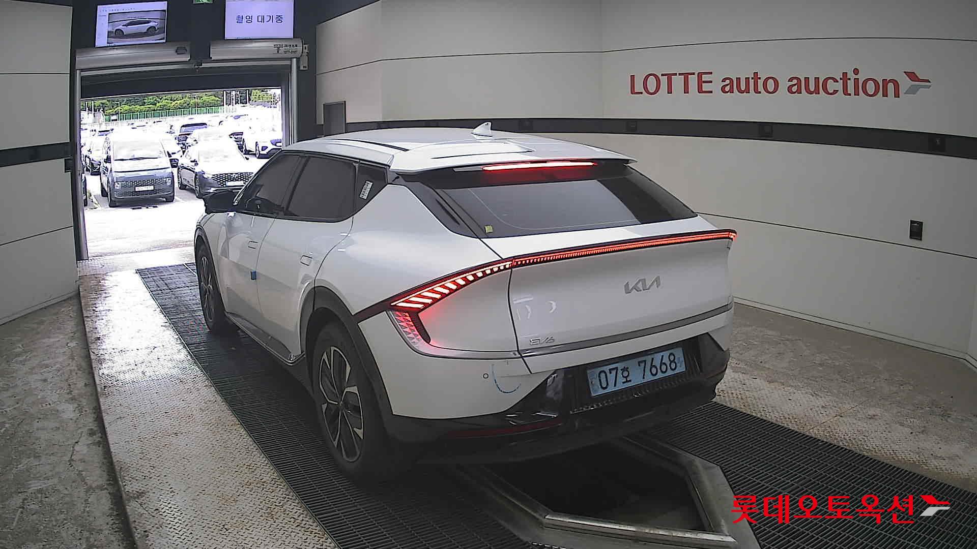 2022 - kia ev6