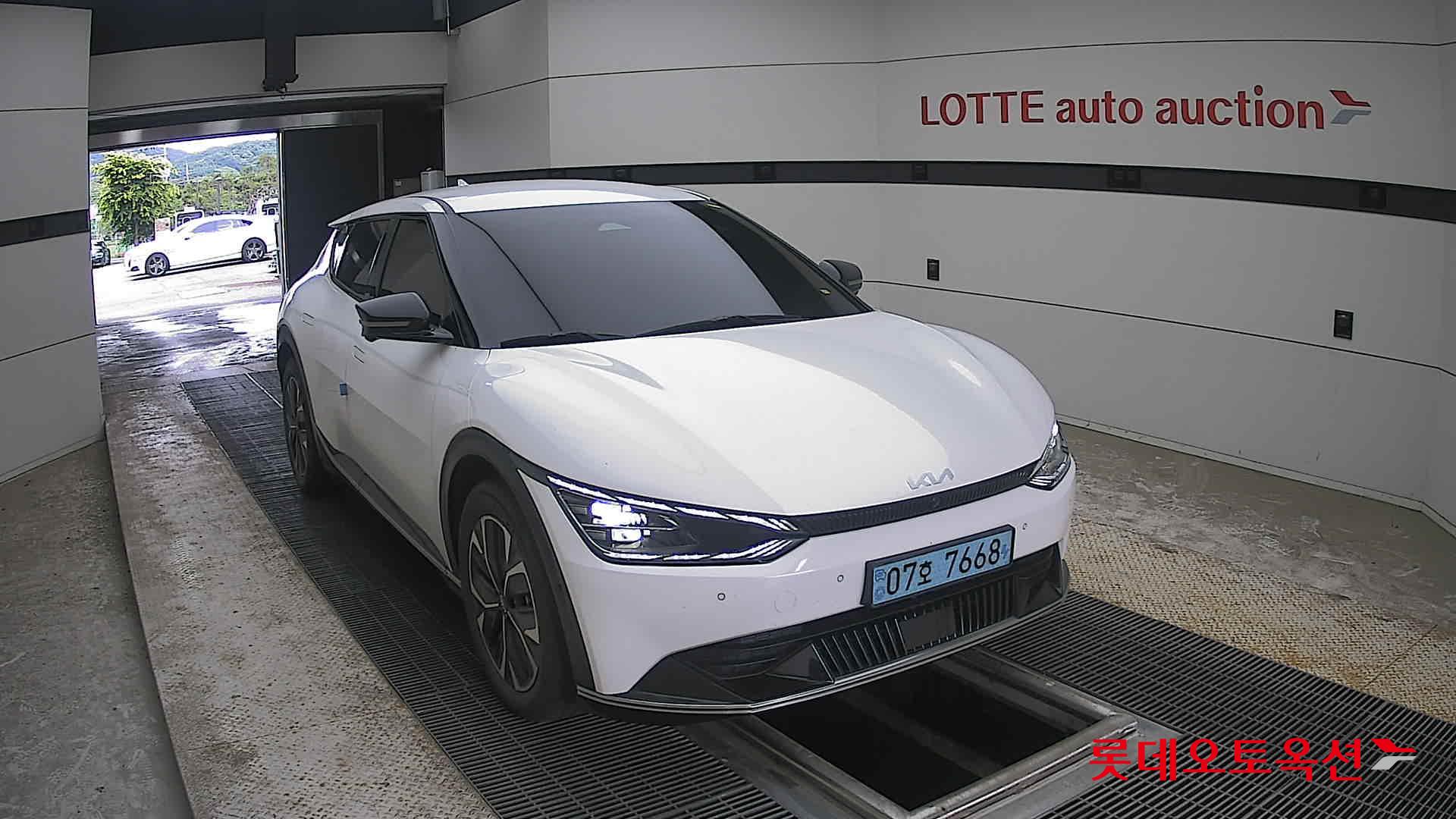 2022 - kia ev6