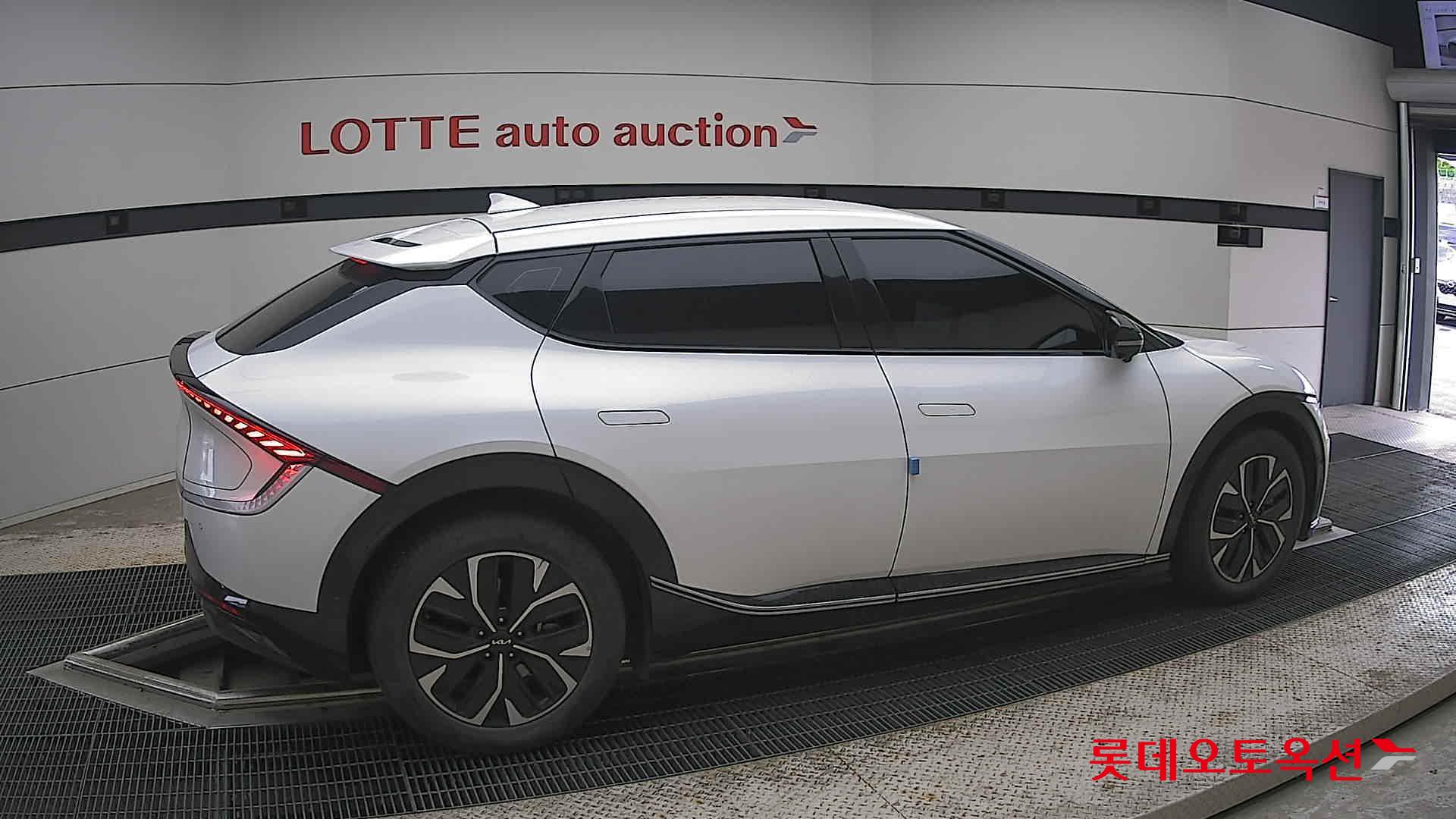 2022 - kia ev6