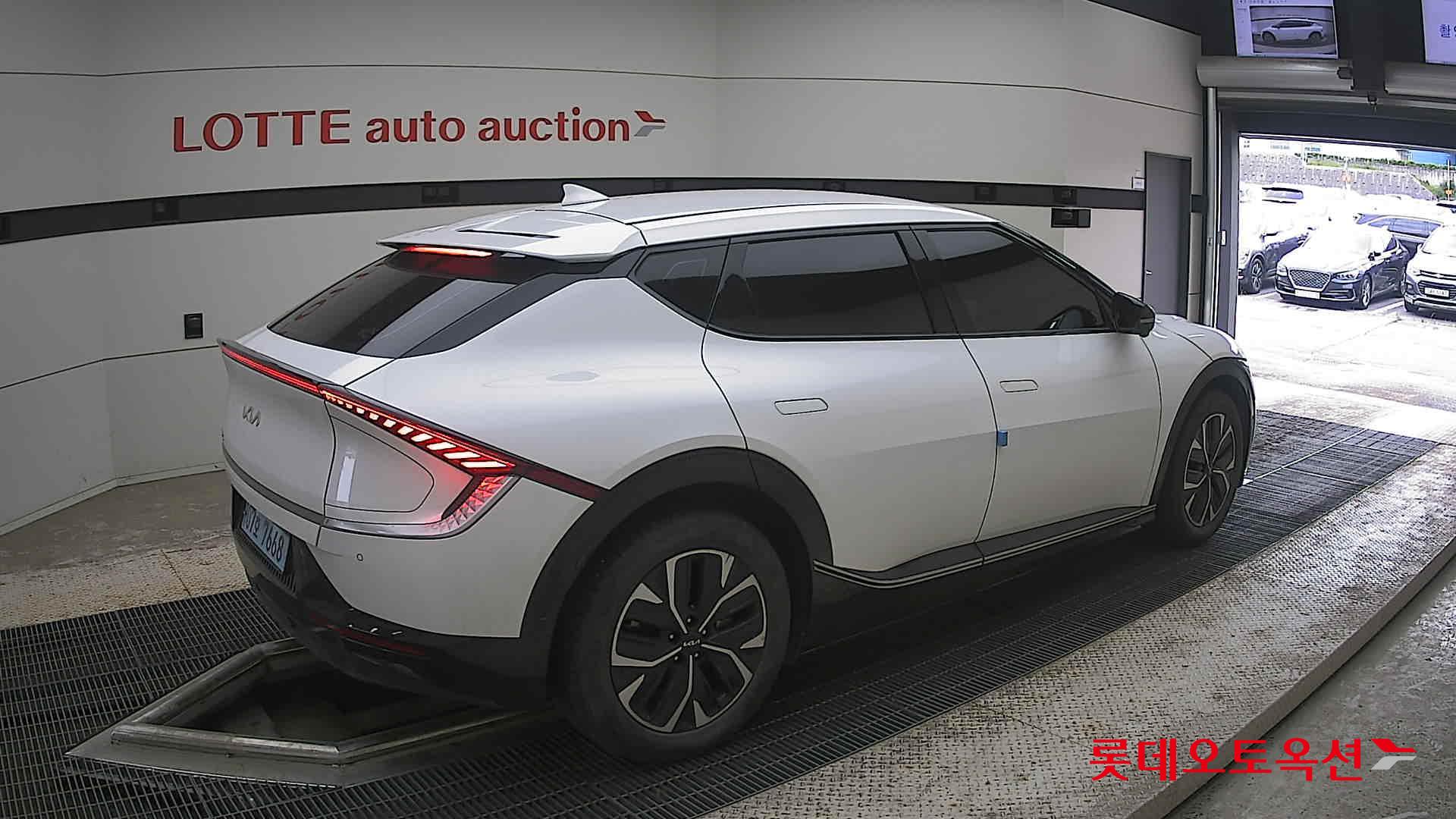 2022 - kia ev6