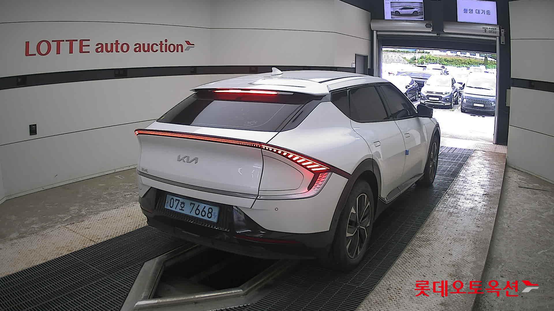 2022 - kia ev6