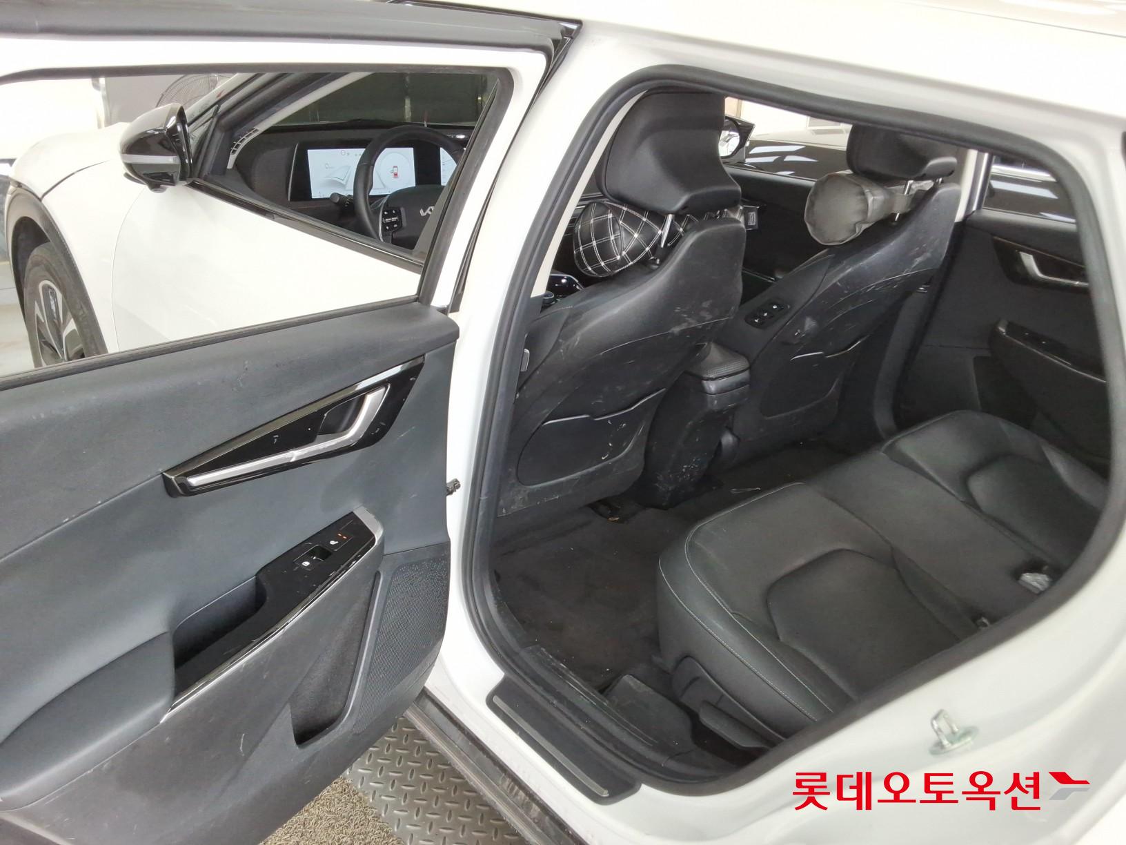 2022 - kia ev6