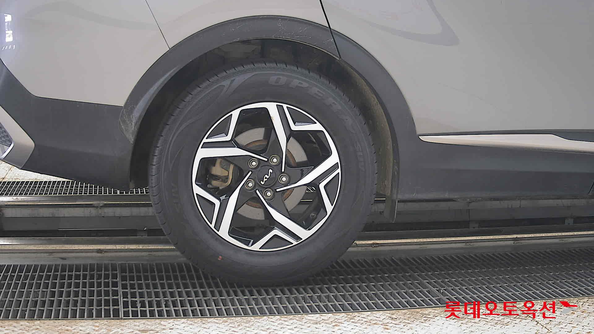 2022 - kia sportage