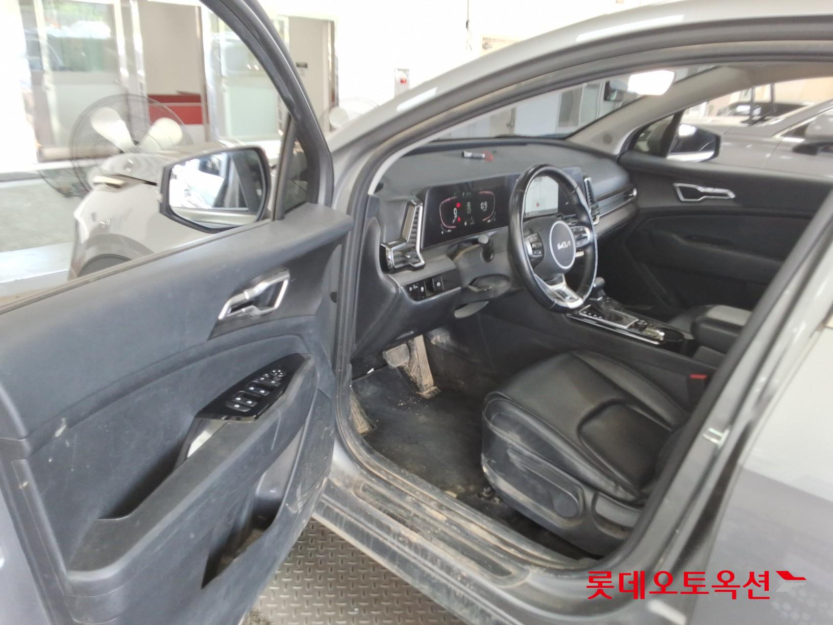 2022 - kia sportage