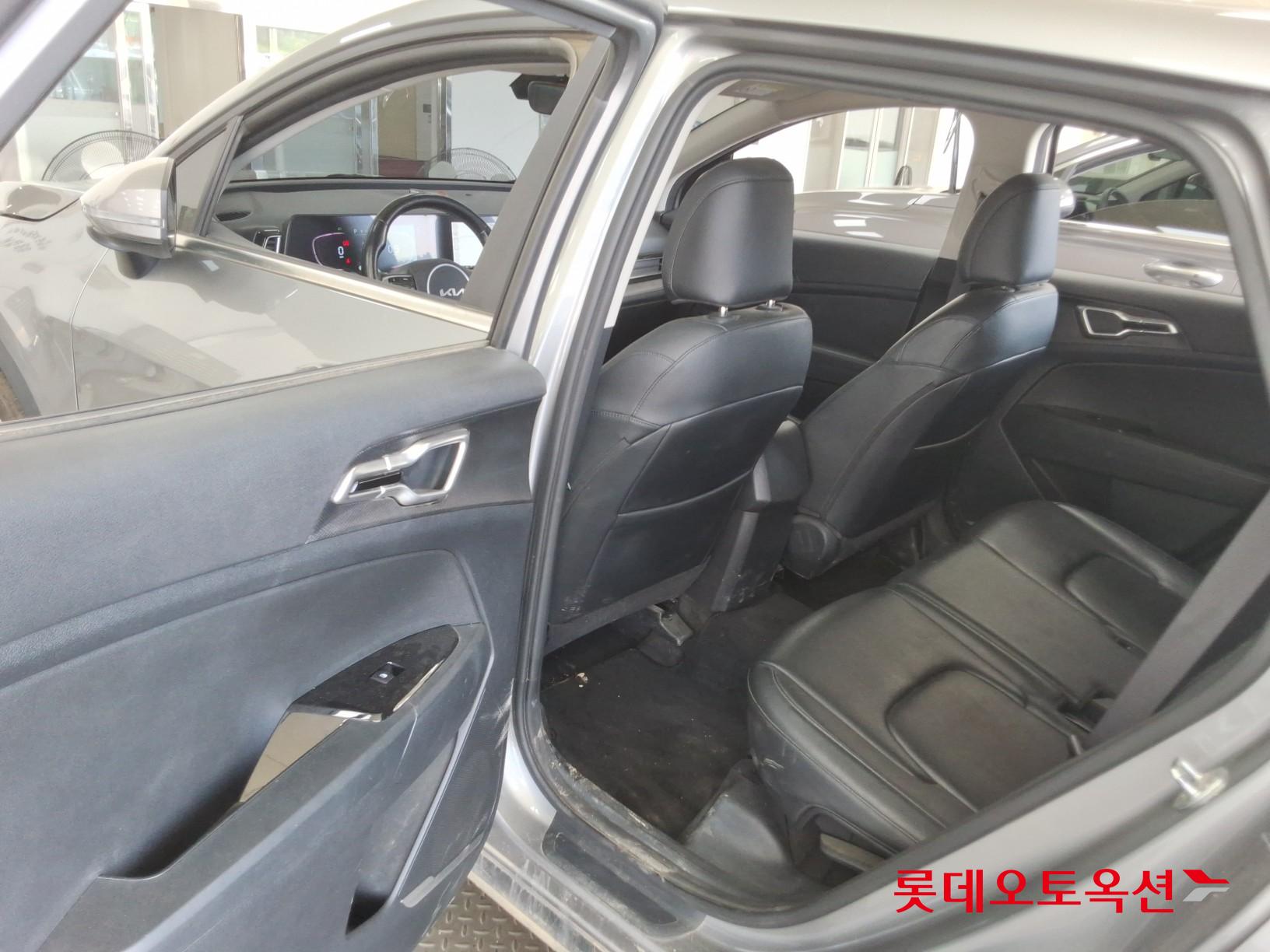 2022 - kia sportage