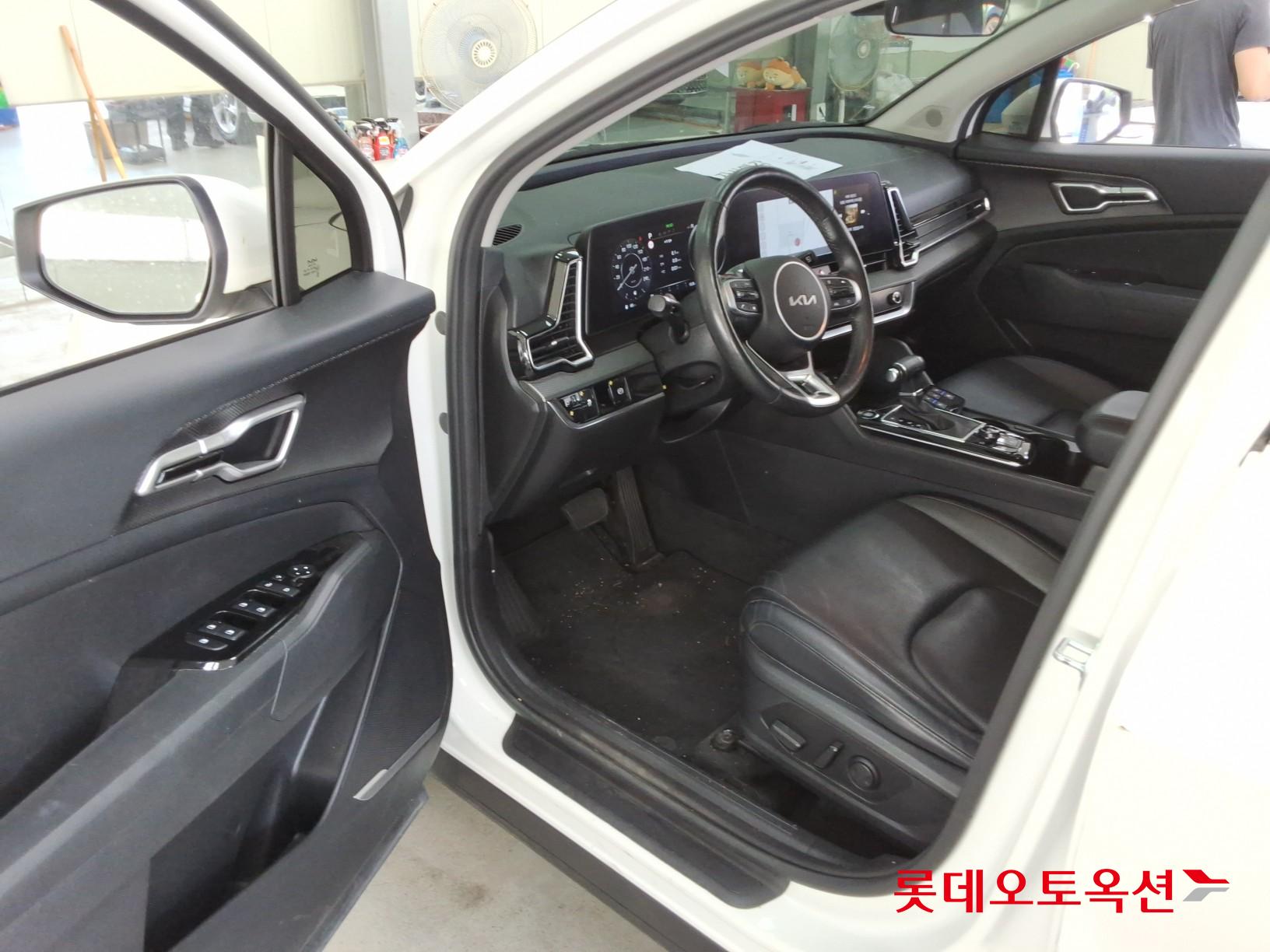 2022 - kia sportage