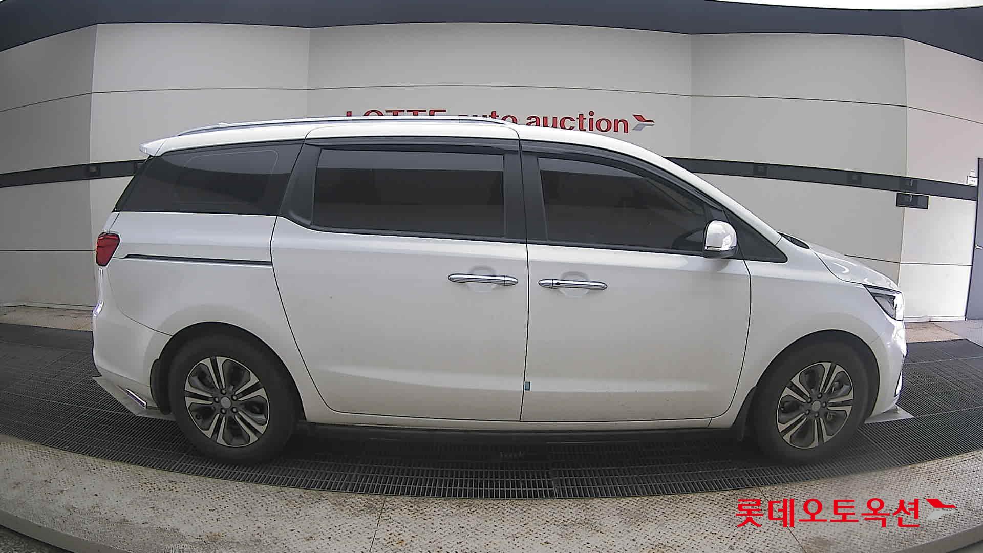 2019 - kia carnival