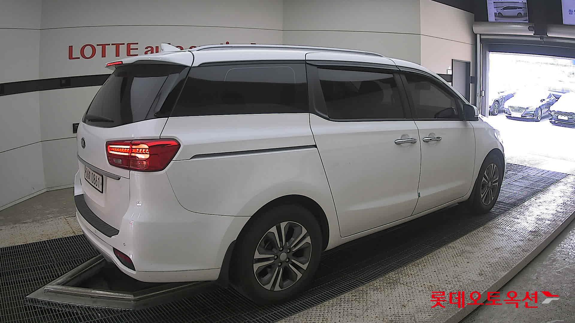 2019 - kia carnival